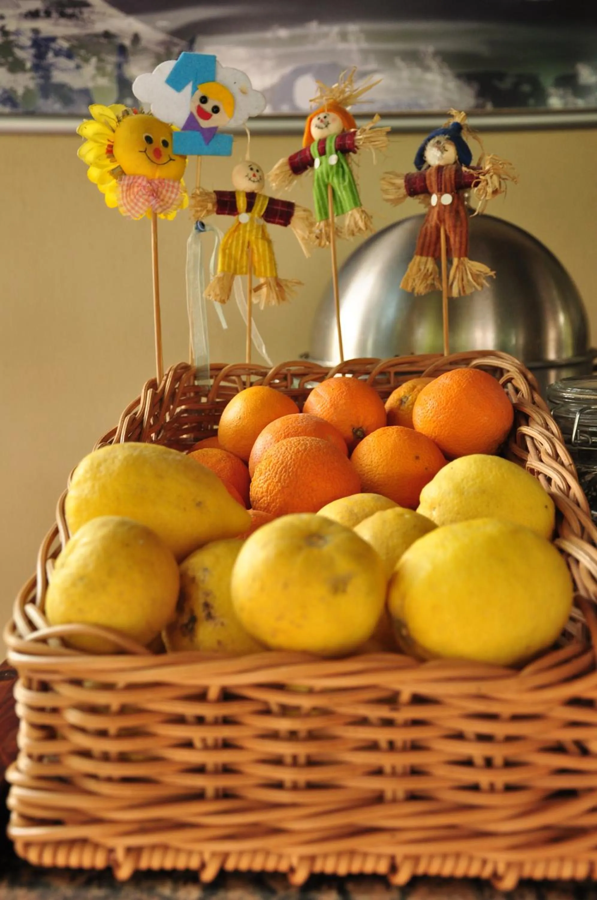 Food and drinks in Mr. Dim Exclusive Apart Hotel