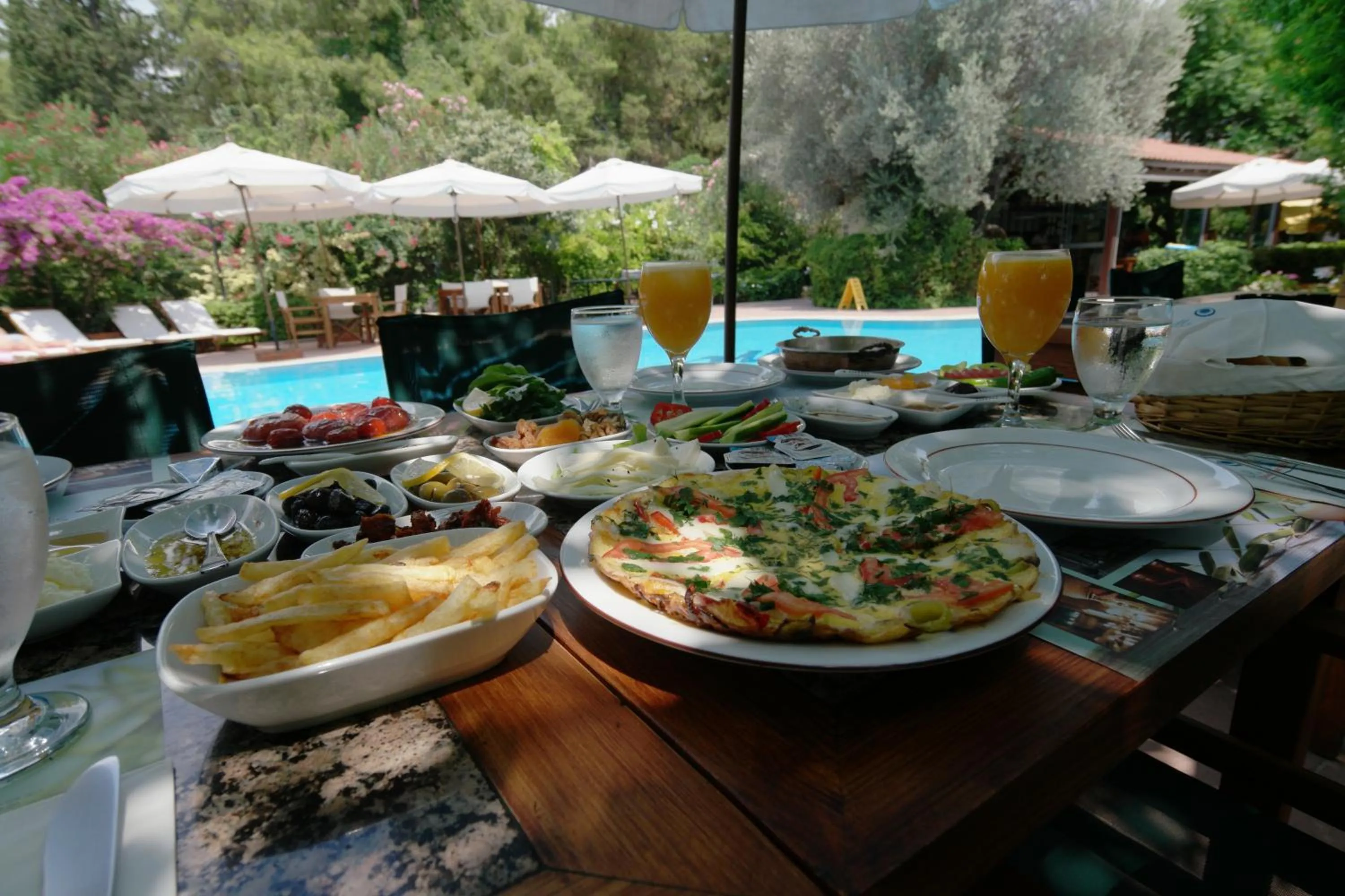 Pool view in Mr. Dim Exclusive Apart Hotel