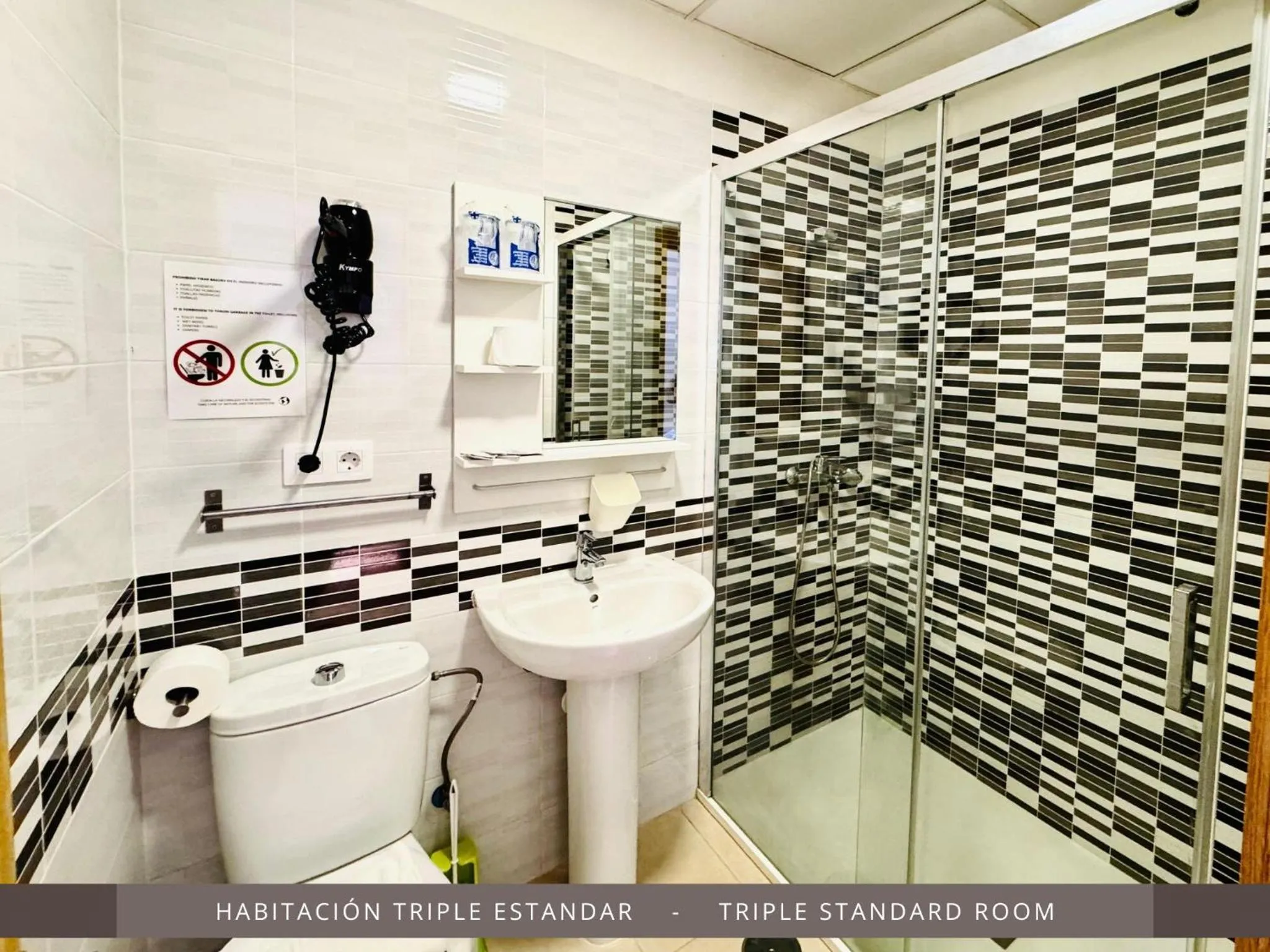 Shower in Hotel Kasa