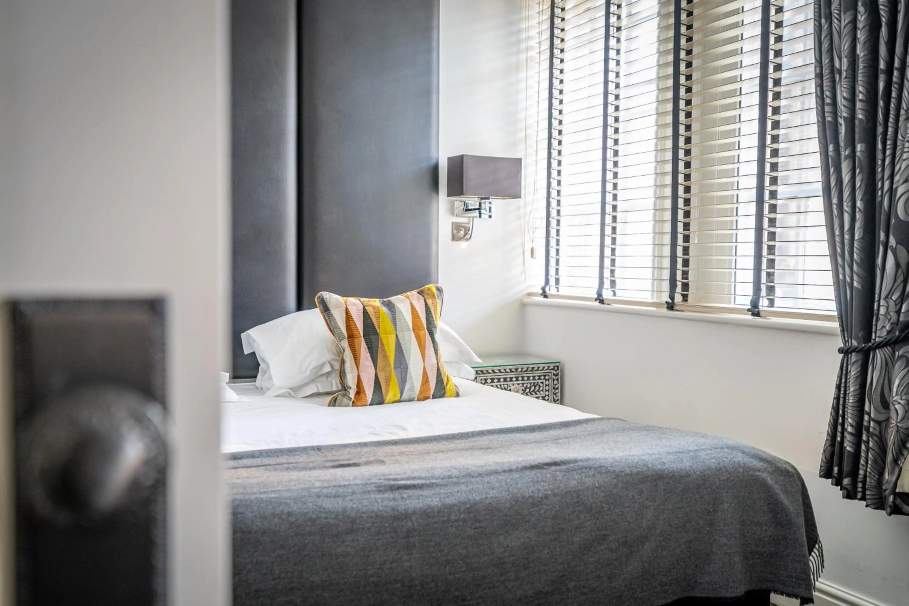 Bedroom, Bed in Strozzi Palace Suites by Mansley