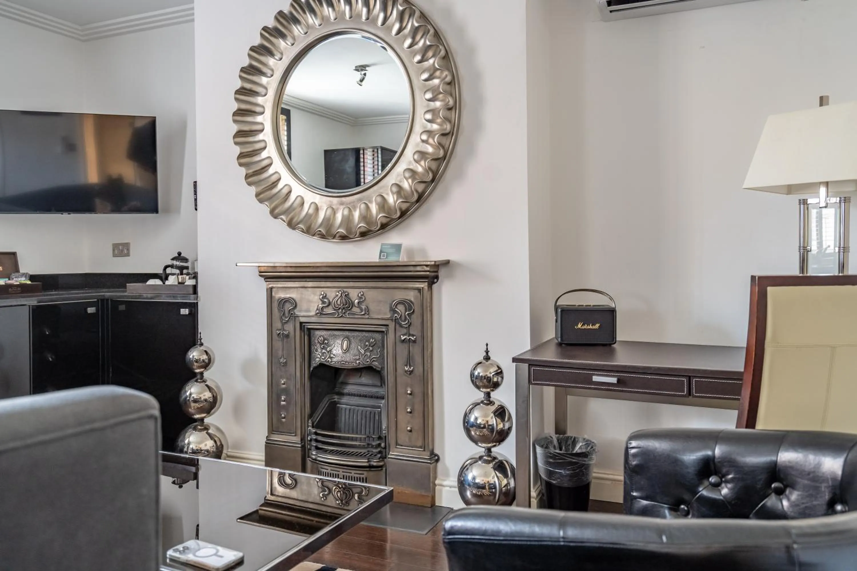 Living room in Strozzi Palace Suites by Mansley