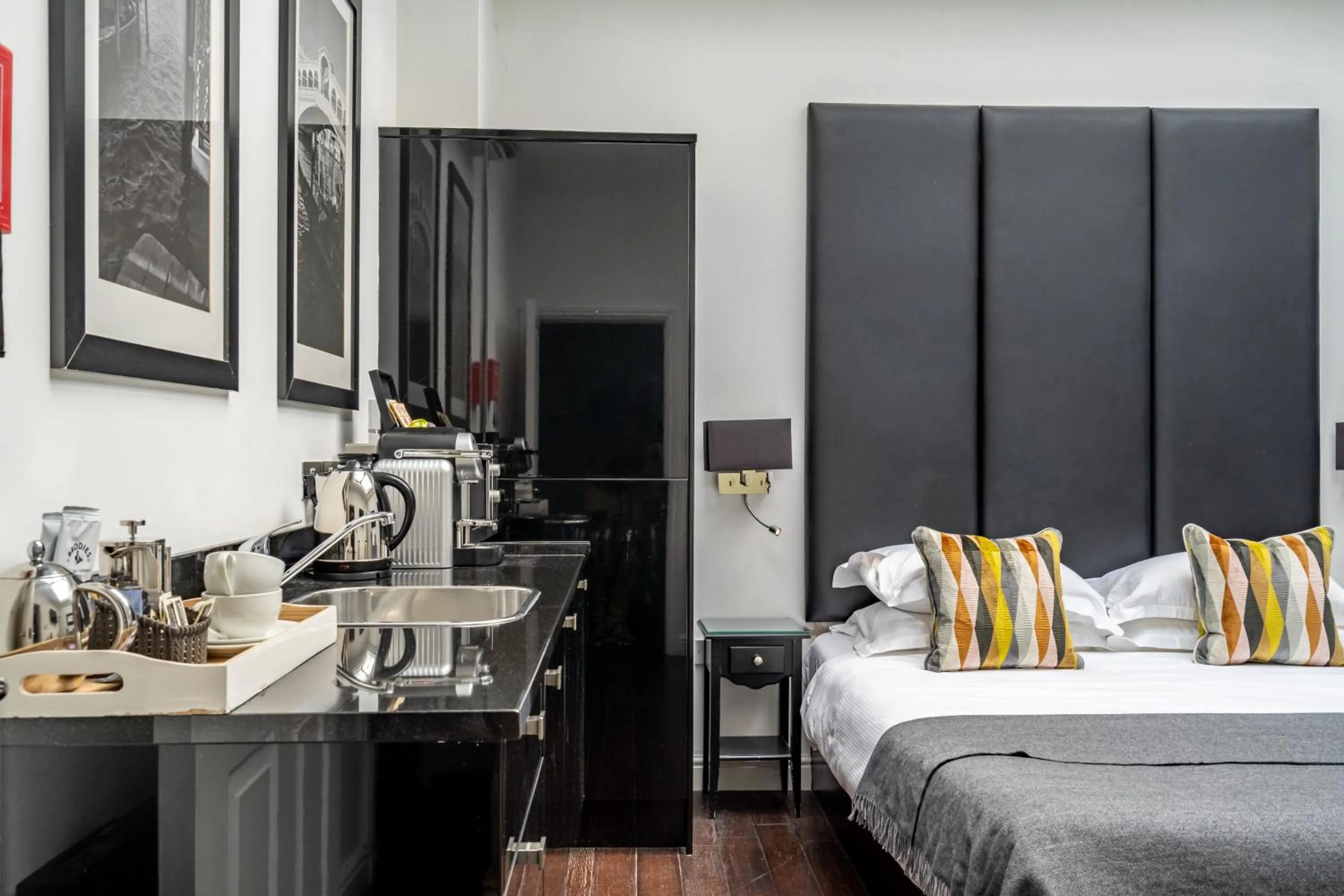 Bedroom, Bed in Strozzi Palace Suites by Mansley