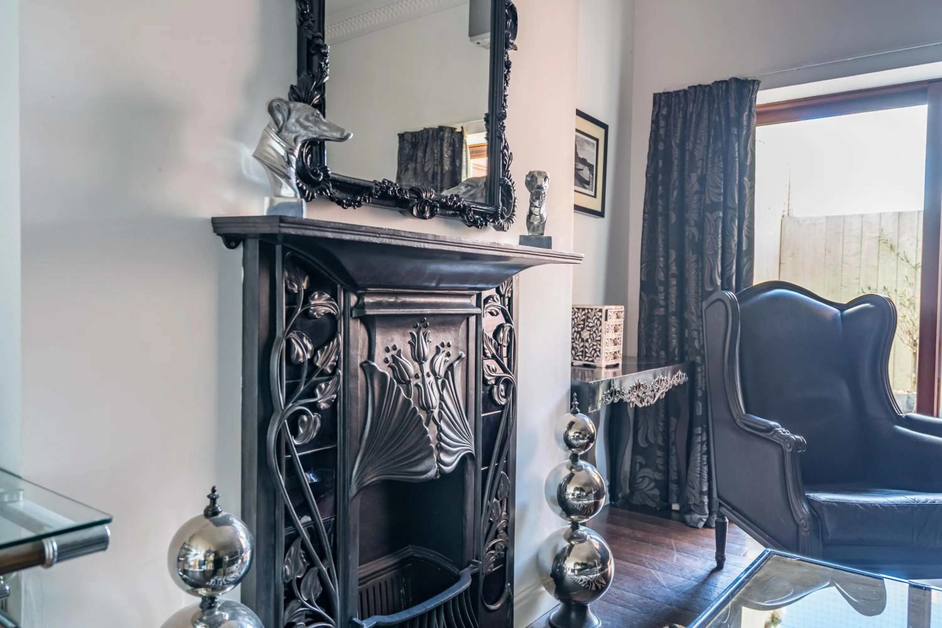 Living room in Strozzi Palace Suites by Mansley