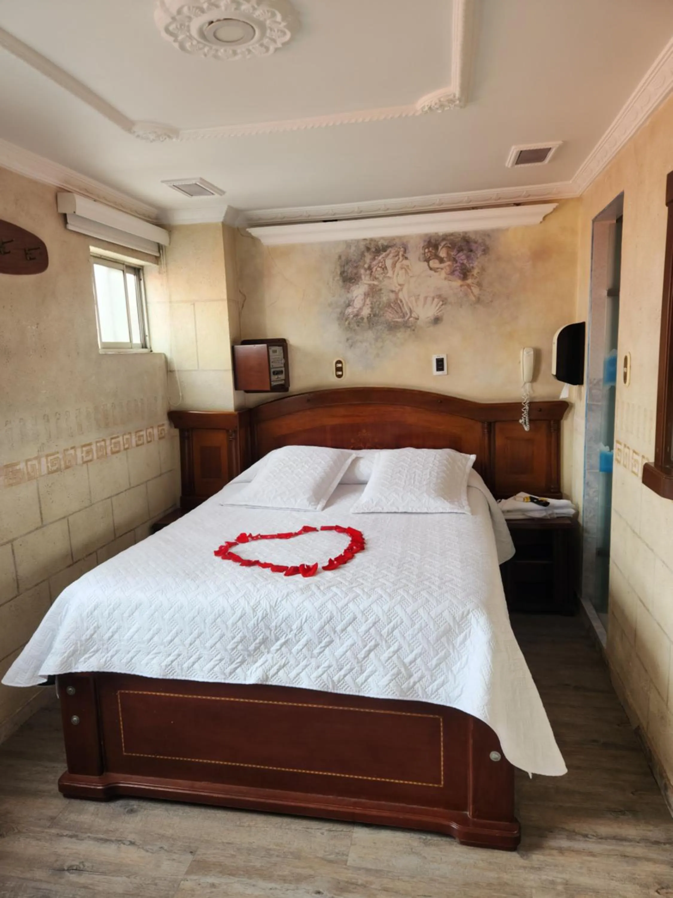 Bed in Motel Piramides De Cristal