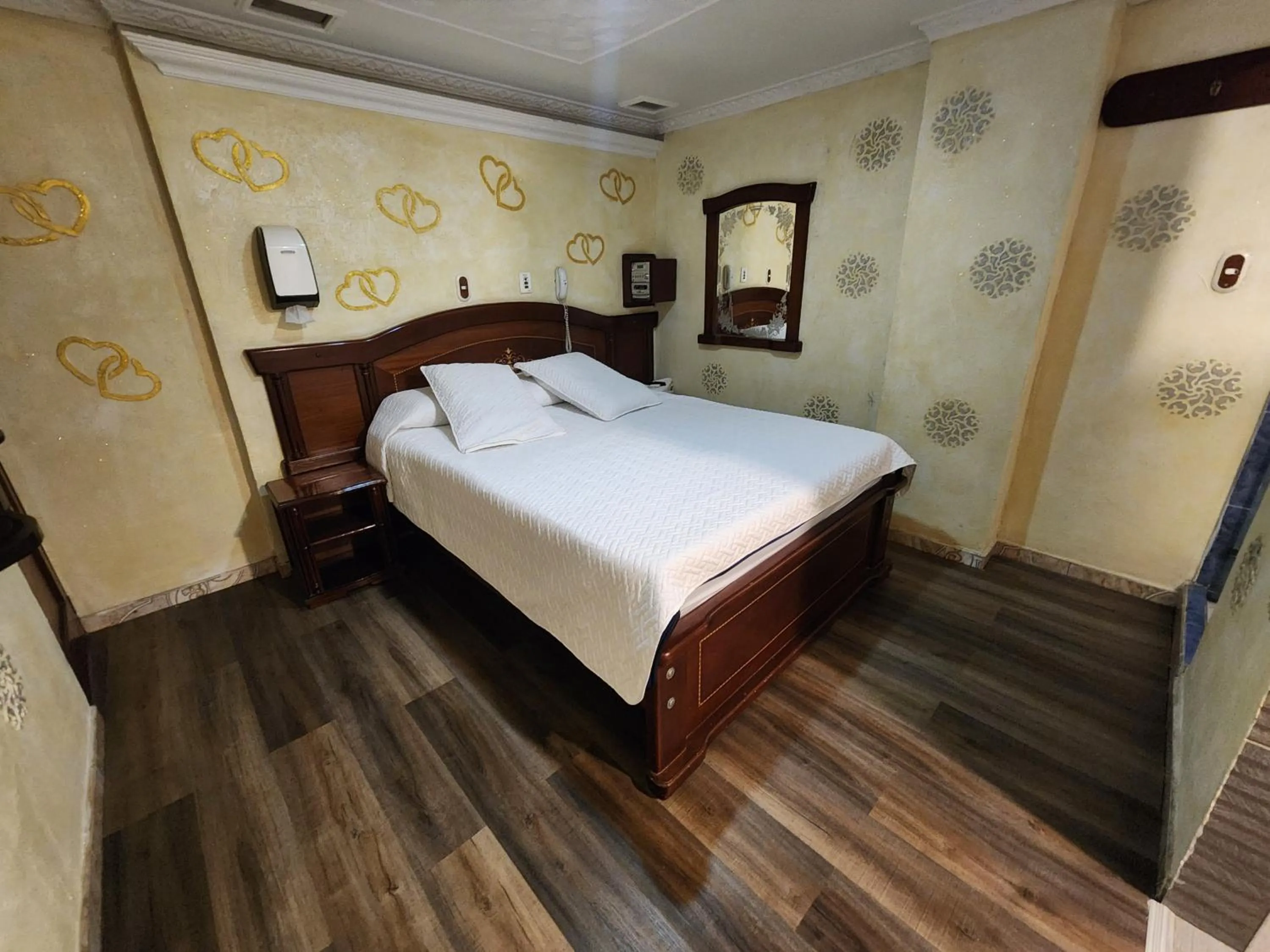 Bed in Motel Piramides De Cristal