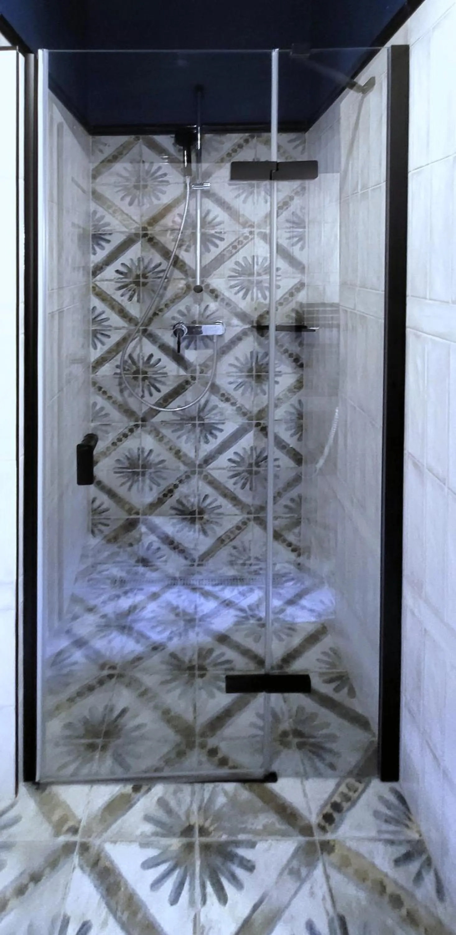 Shower in Bunkr Karlštejn