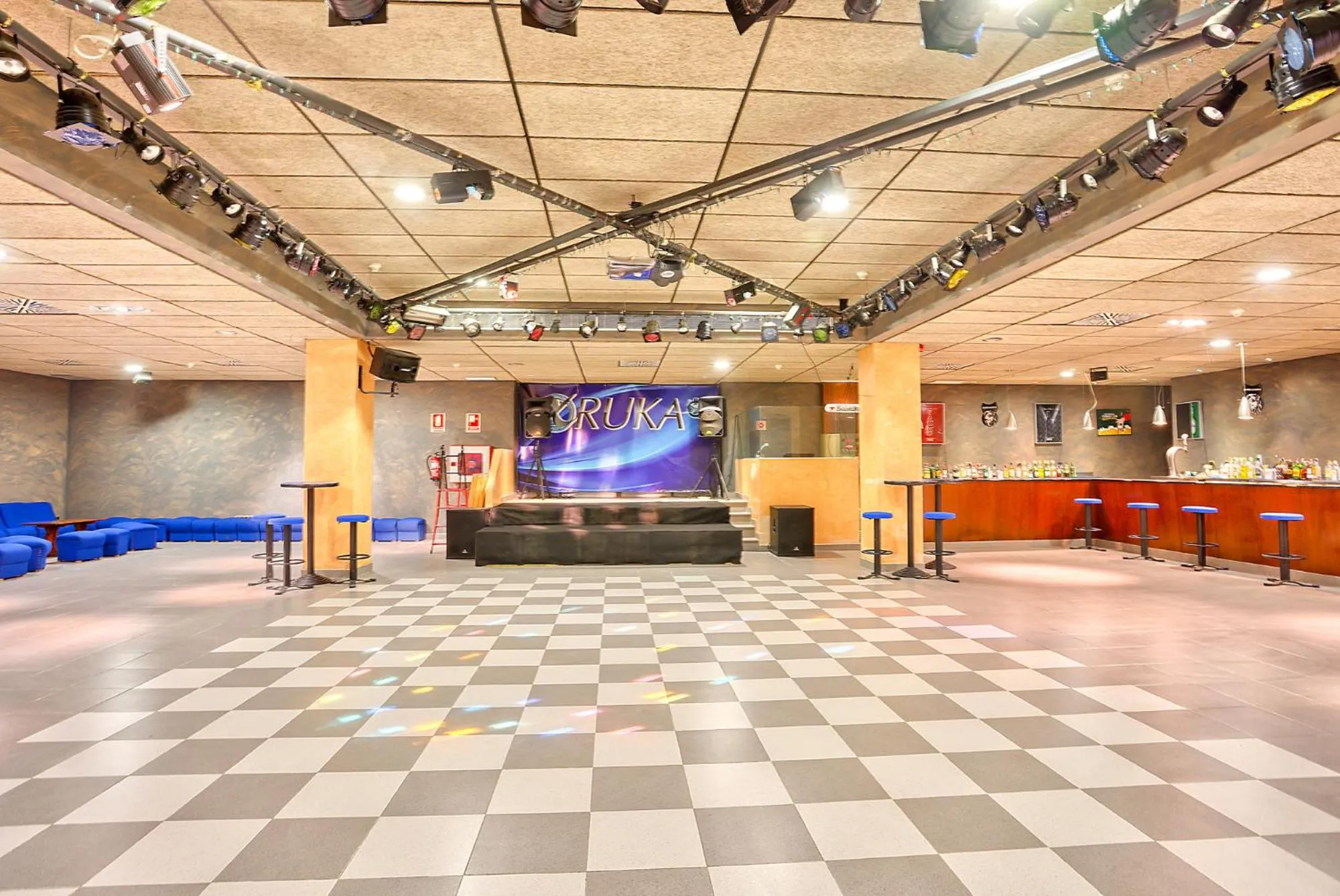 Nightclub / DJ in Hotel Villa De Almazan