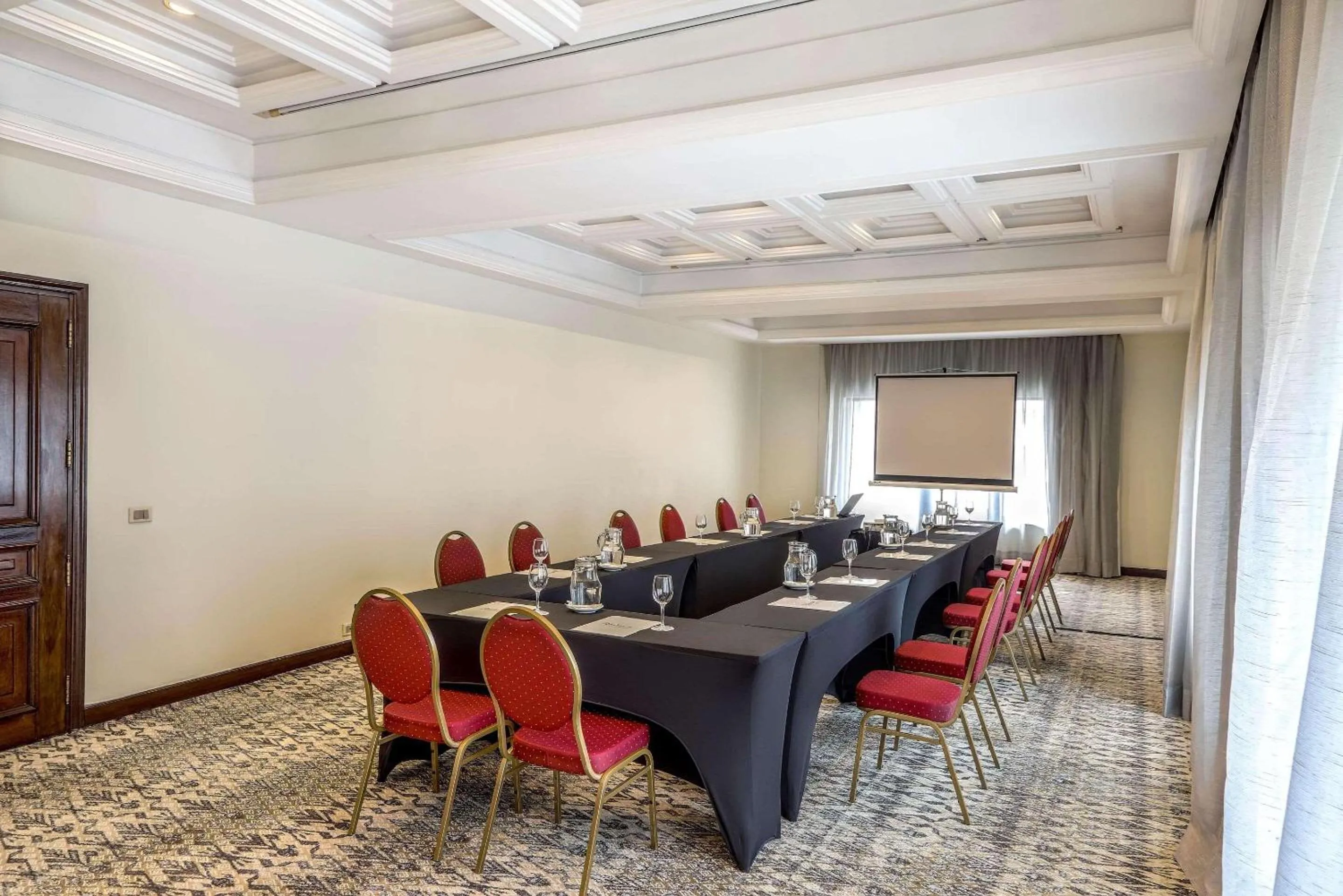 Meeting/conference room in Radisson Montevideo Victoria Plaza Hotel