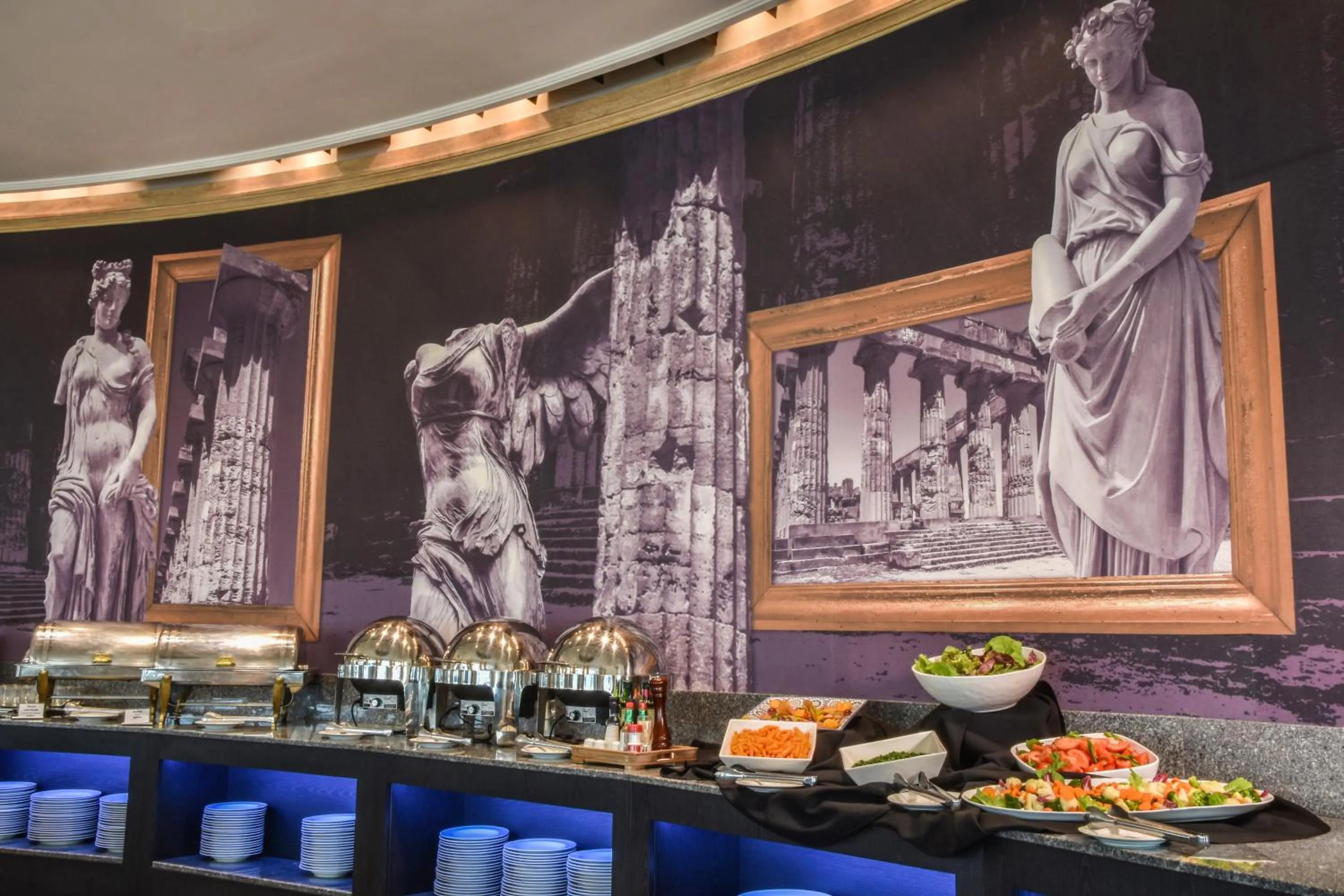 Restaurant/places to eat in Radisson Montevideo Victoria Plaza Hotel