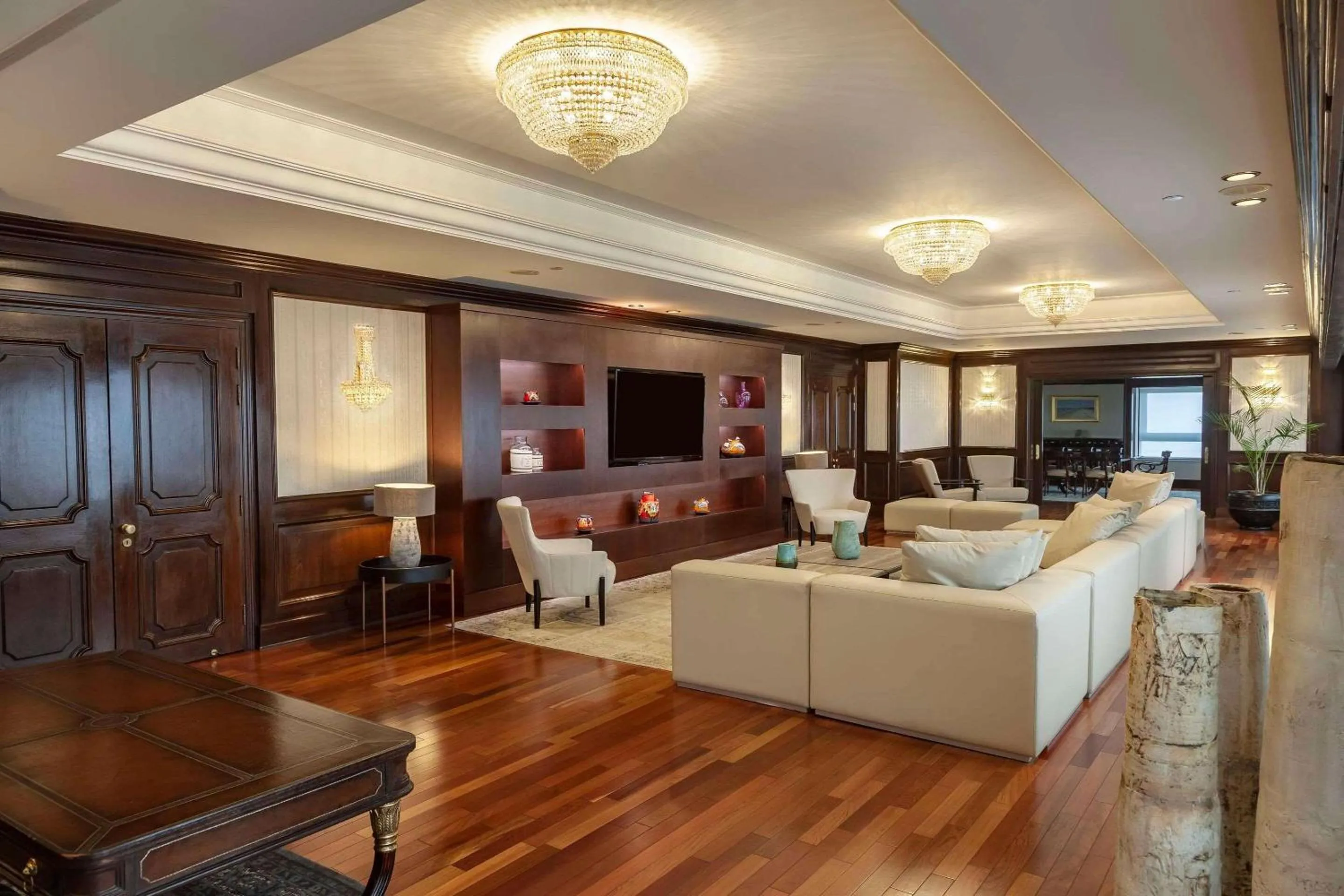 Bedroom in Radisson Montevideo Victoria Plaza Hotel