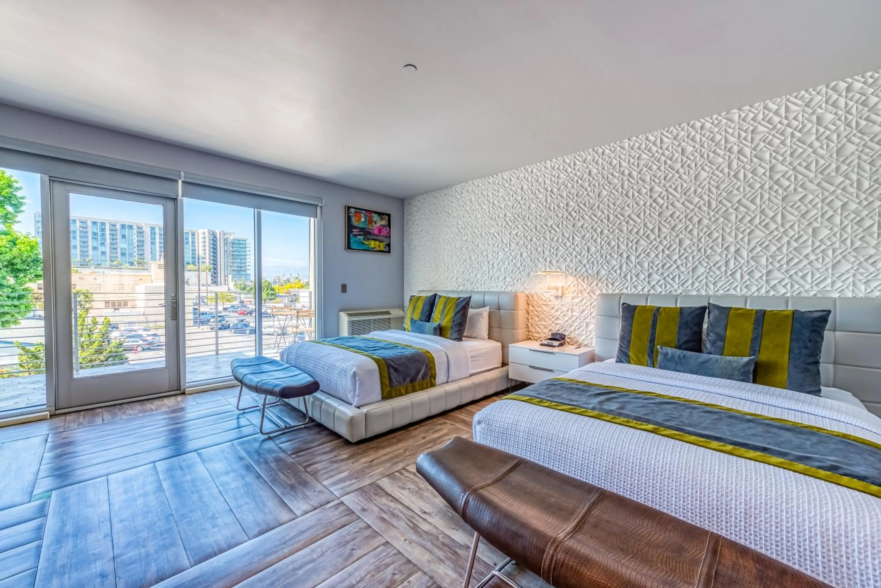 City view, Bed in Lexen Hotel - North Hollywood Near Universal Studios