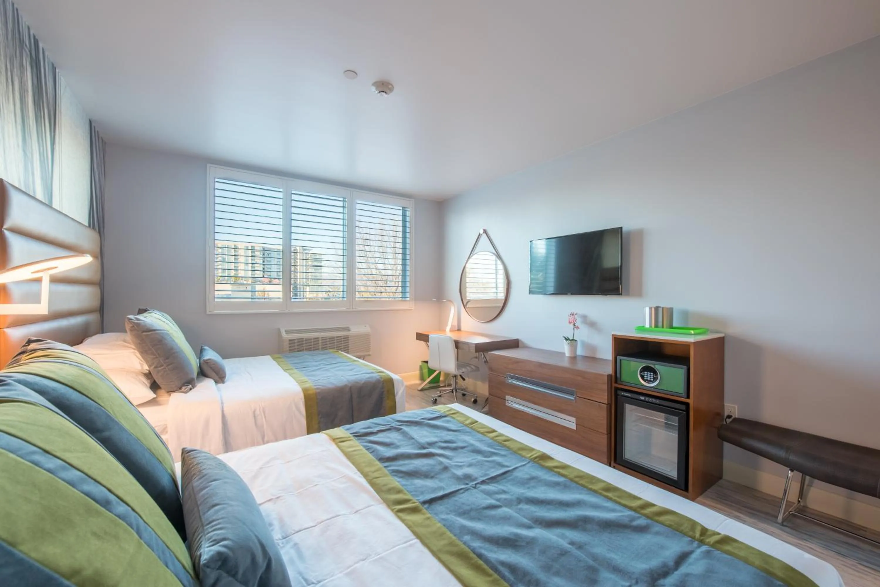 Bedroom, Bed in Lexen Hotel - North Hollywood Near Universal Studios