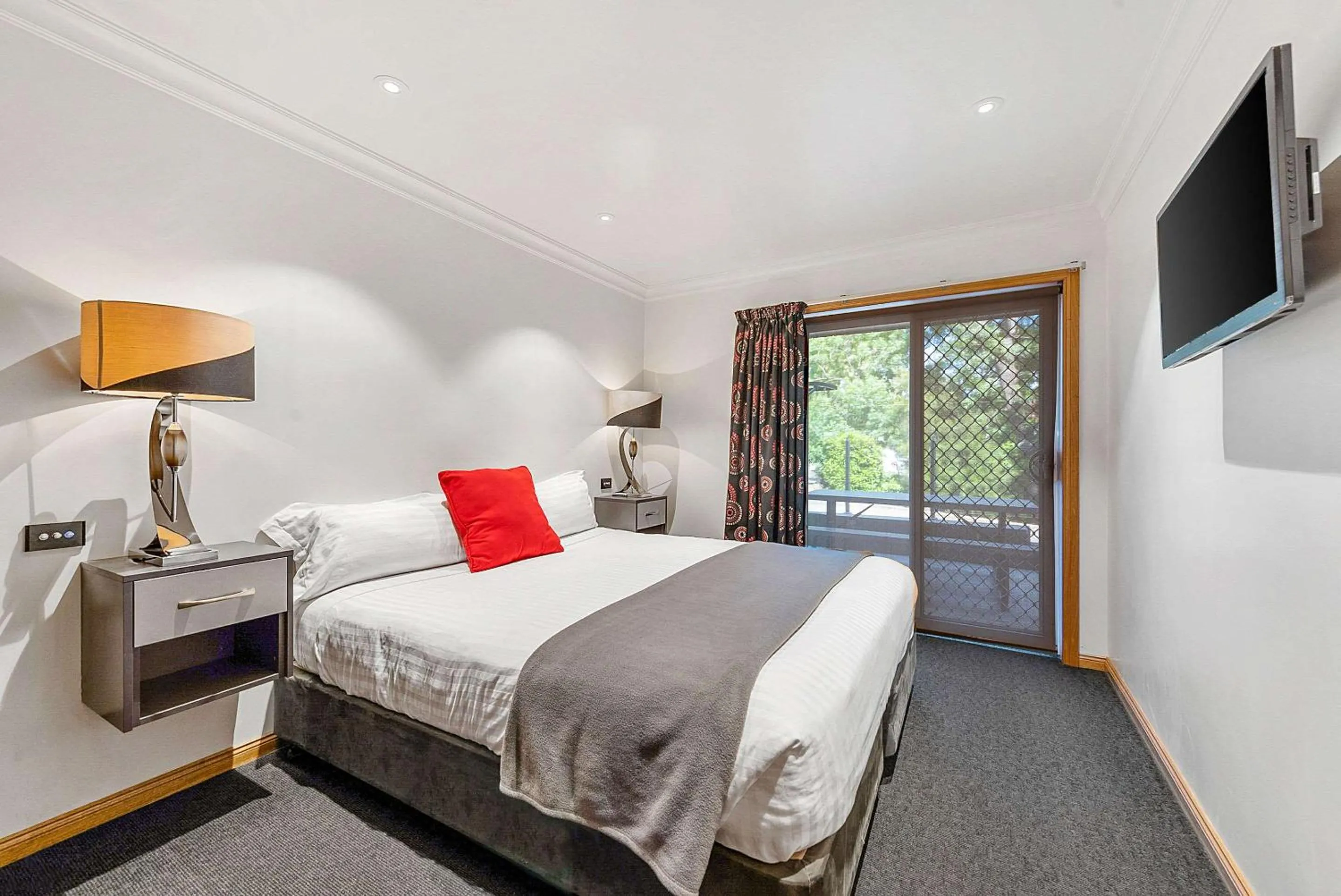 Bedroom, Bed in Quality Hotel Colonial Launceston