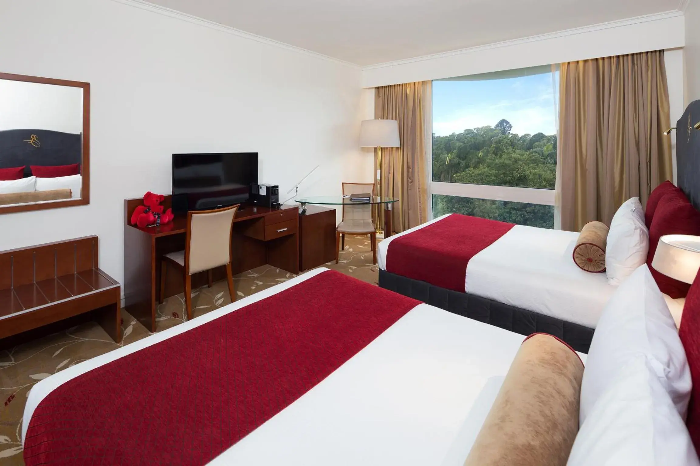 Deluxe Park View Twin with Free Wifi in Royal On The Park Deluxe Park View Twin with Free Wifi in Royal On The Park