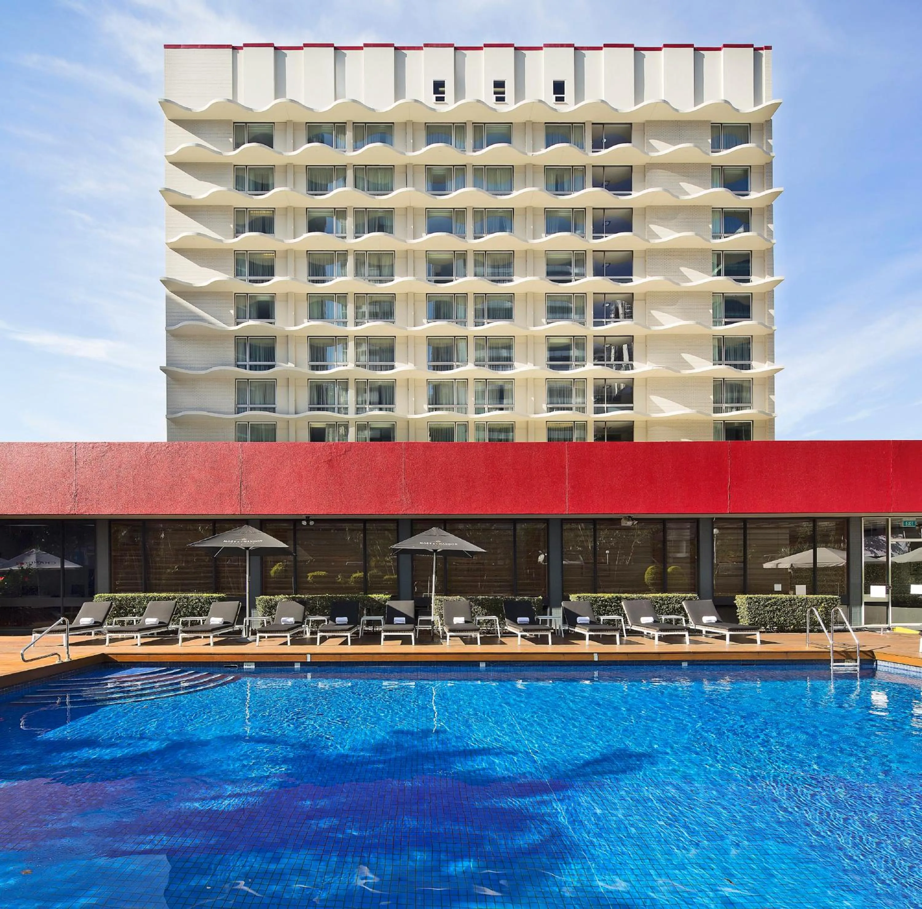 Facade/entrance in Royal On The Park