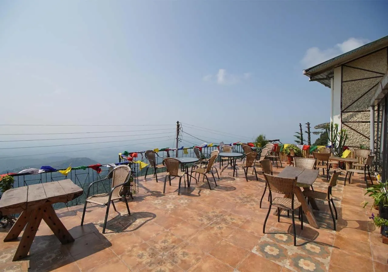 Restaurant/places to eat in Cochrane Place Hotel