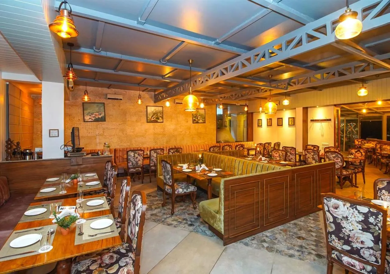 Restaurant/places to eat in Cochrane Place Hotel