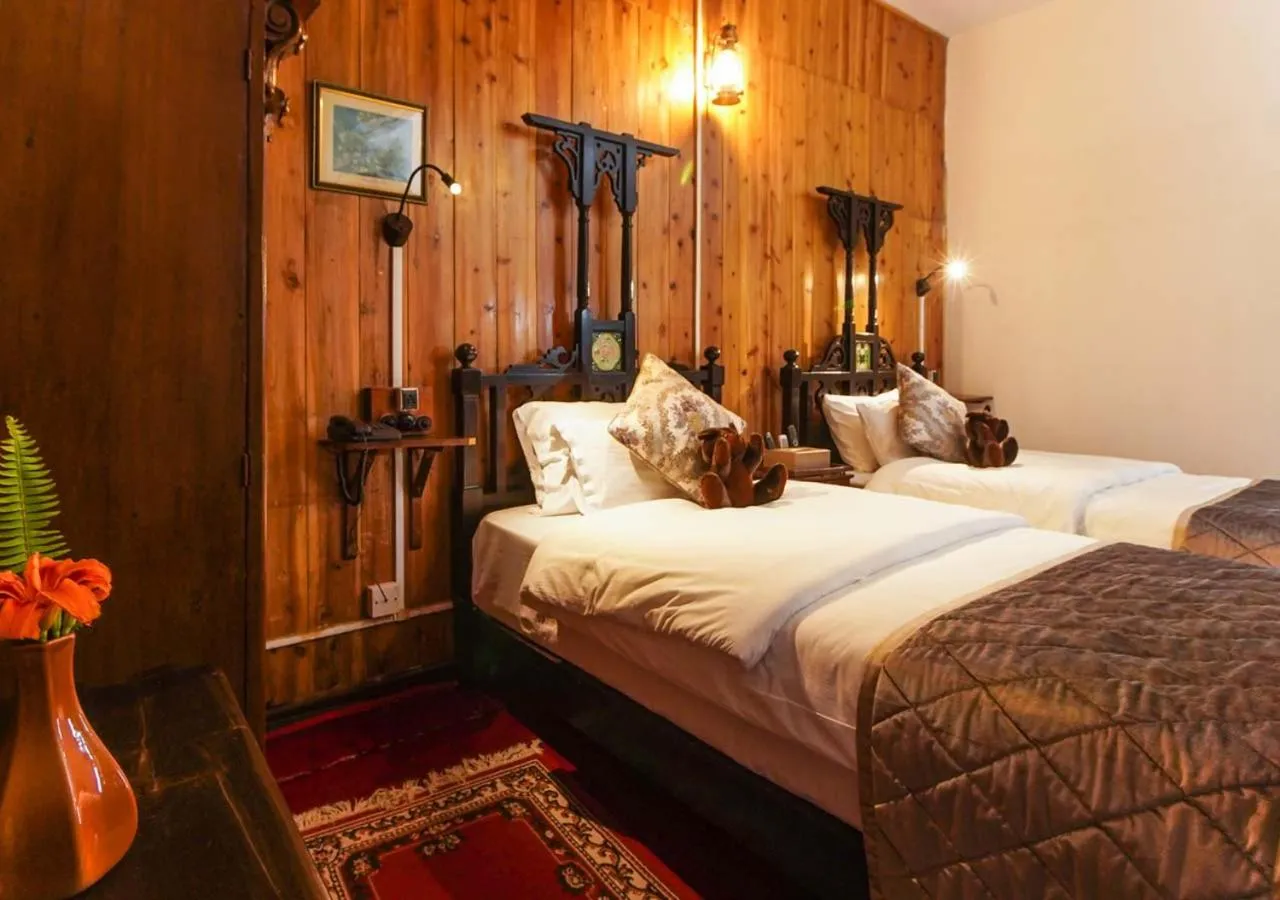 Cochrane Place Hotel