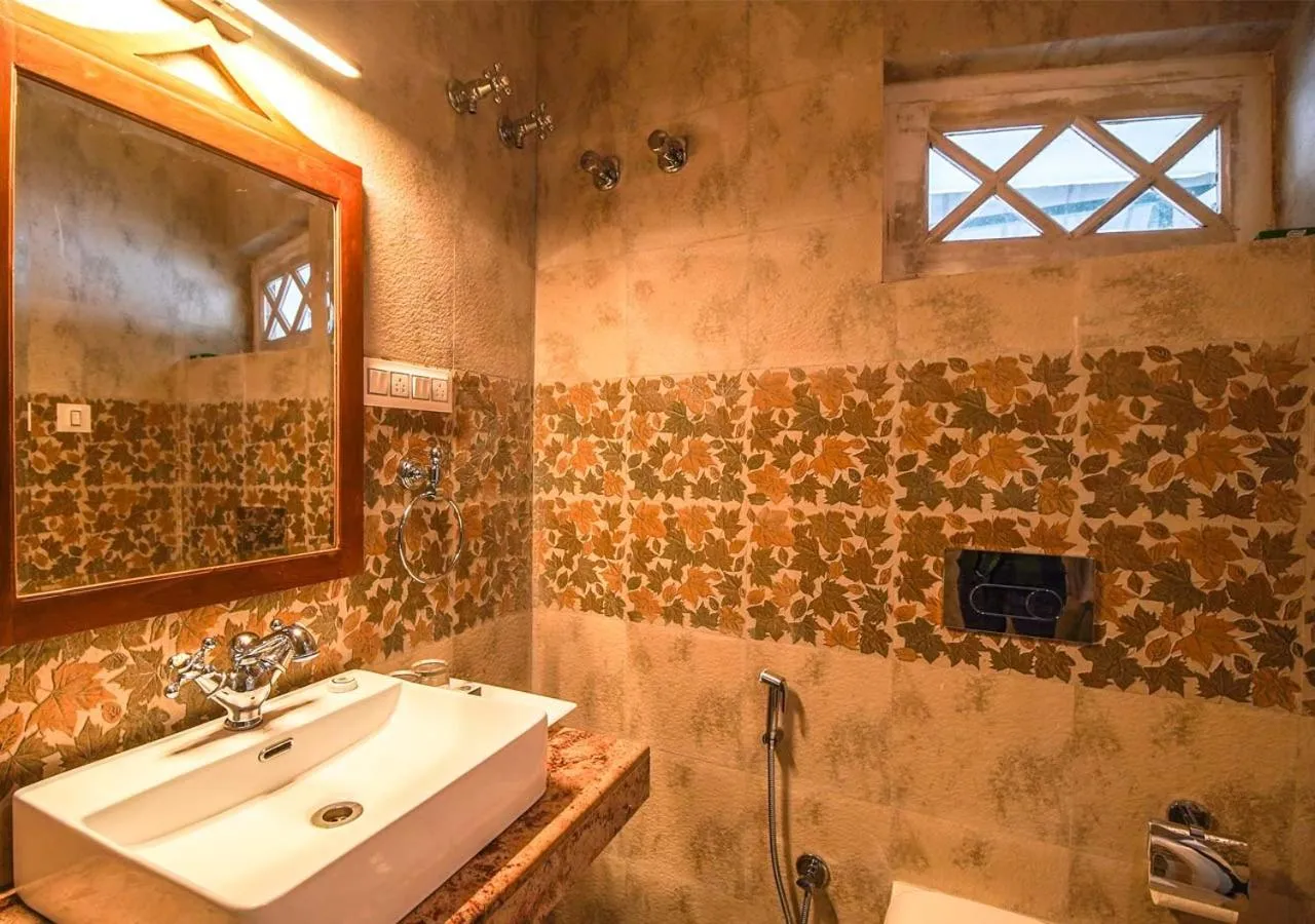 Toilet in Cochrane Place Hotel