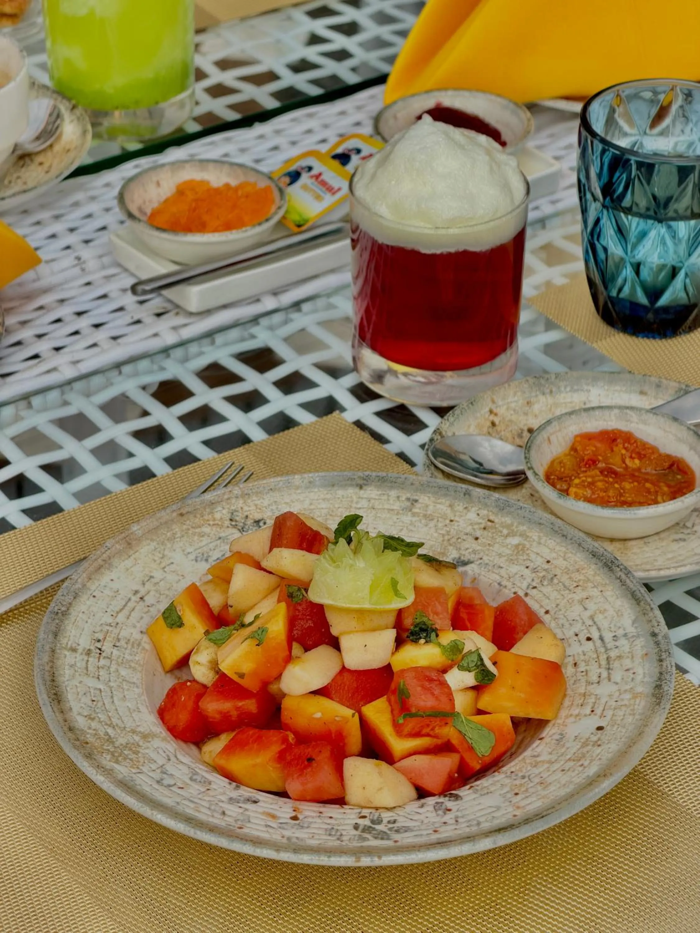 Food and drinks in Cochrane Place By Teesta Hotels