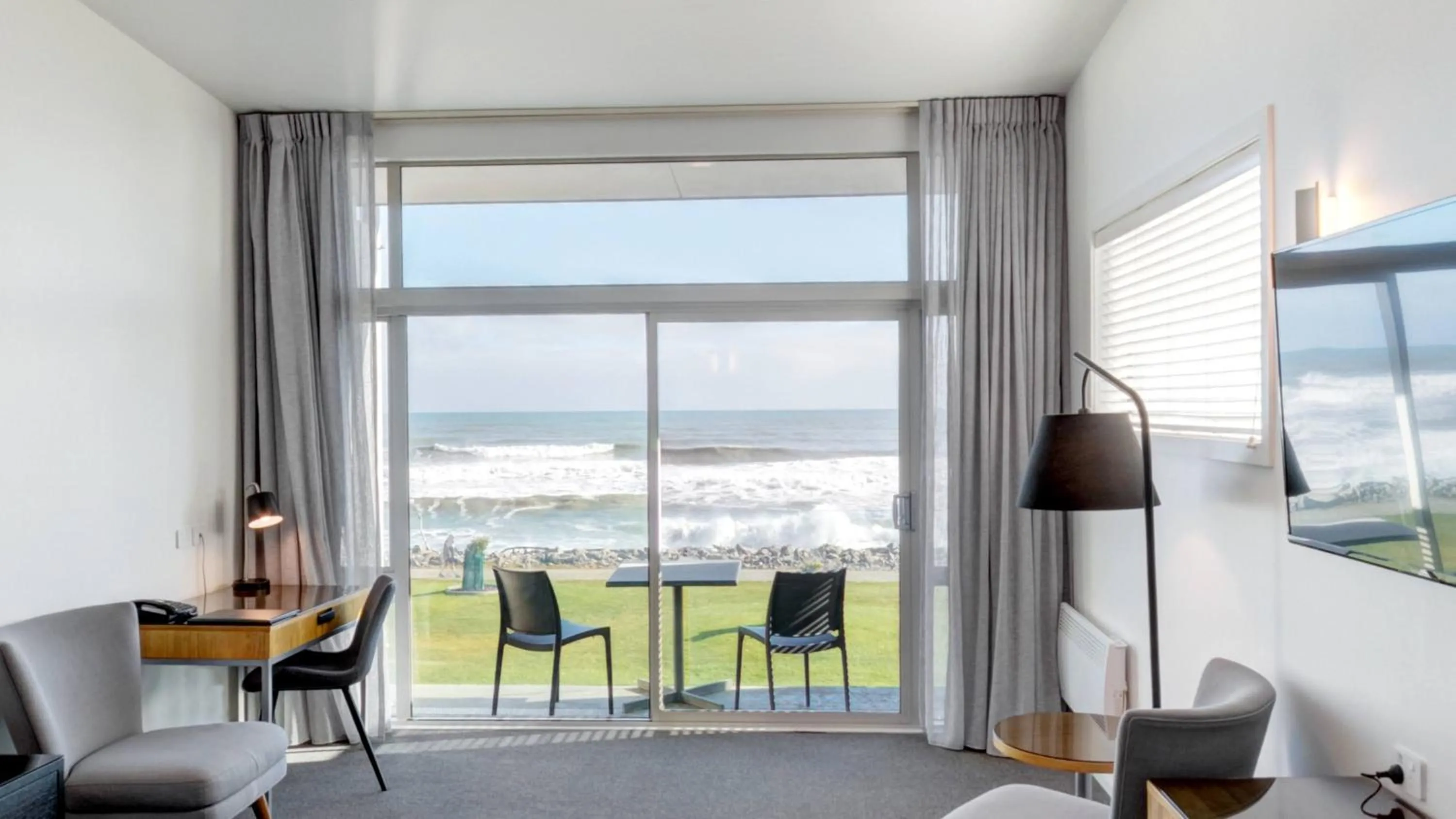 Sea view in Beachfront Hotel Hokitika