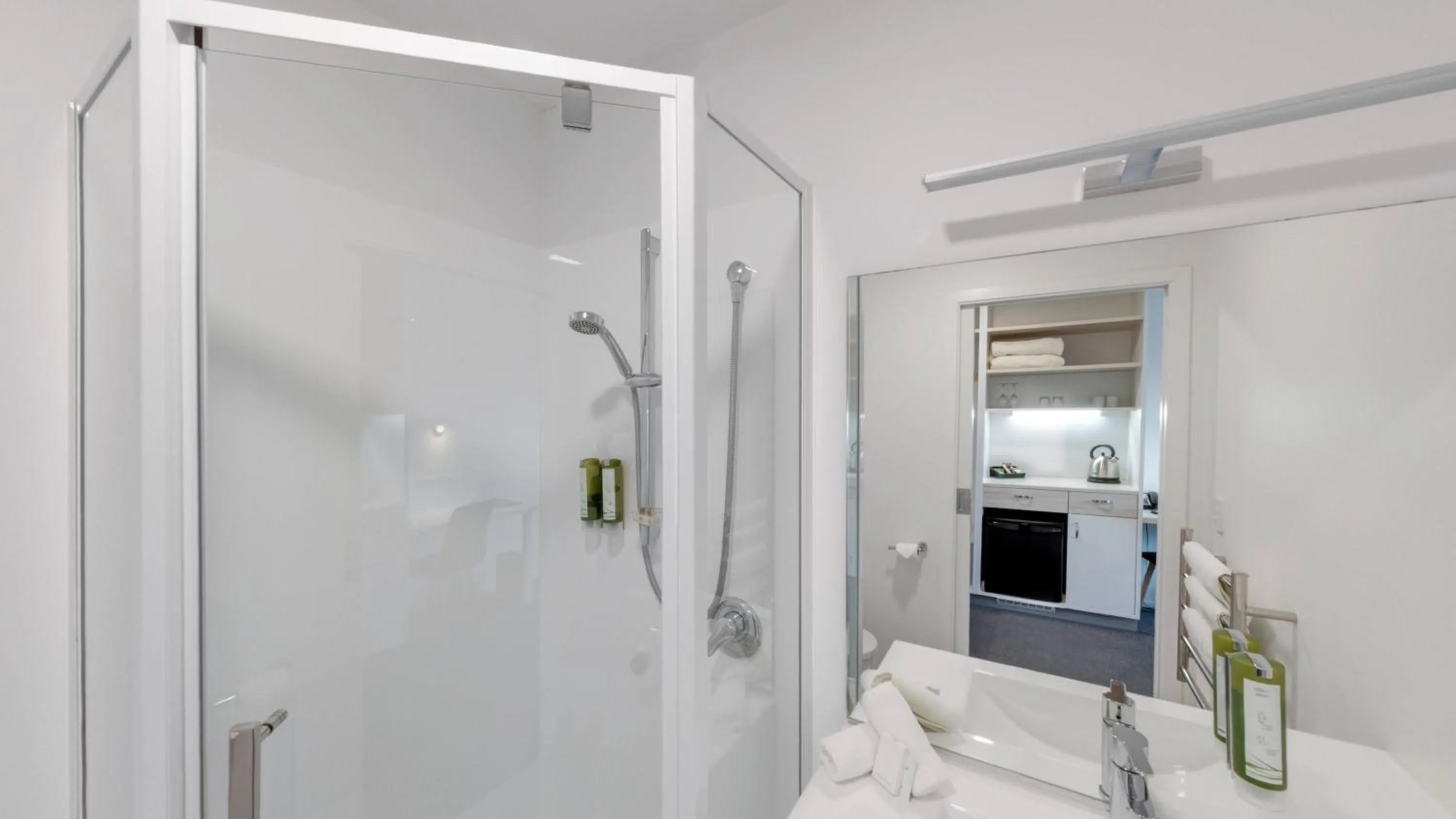 Bathroom in Beachfront Hotel Hokitika