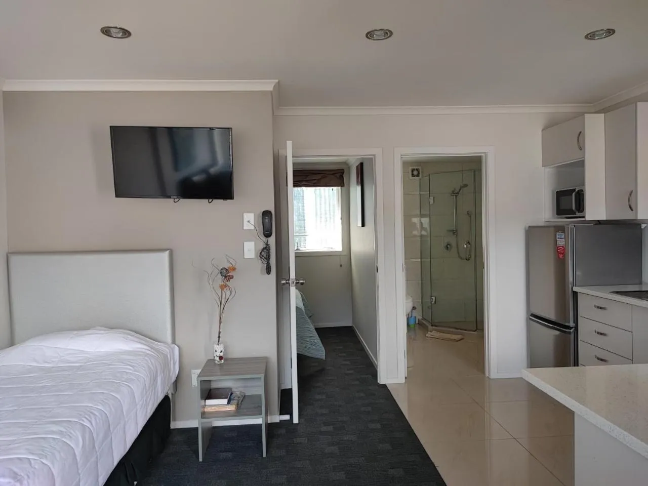 Bed in Phoenix Palm Motel