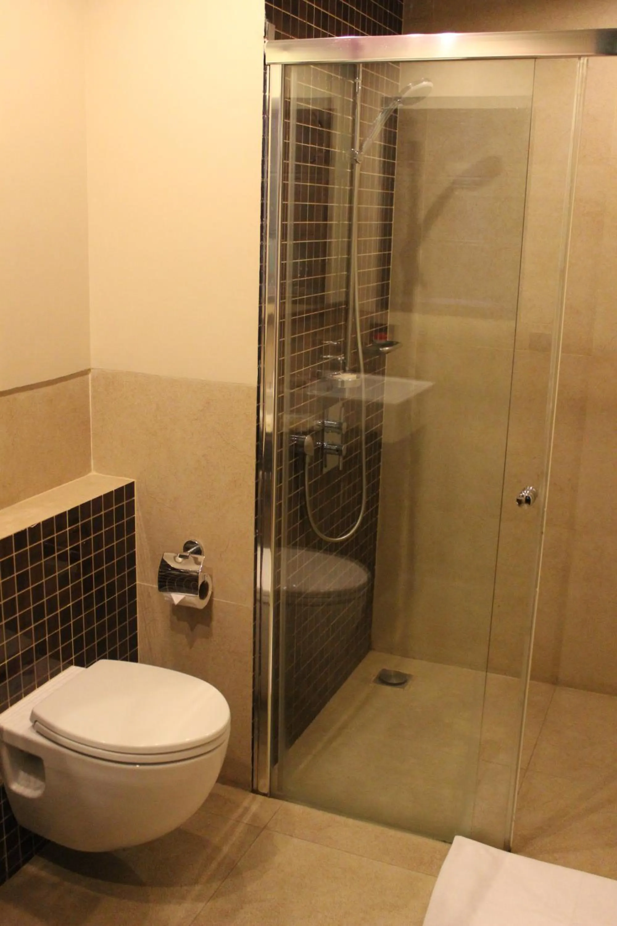 Shower in juSTa MG Road