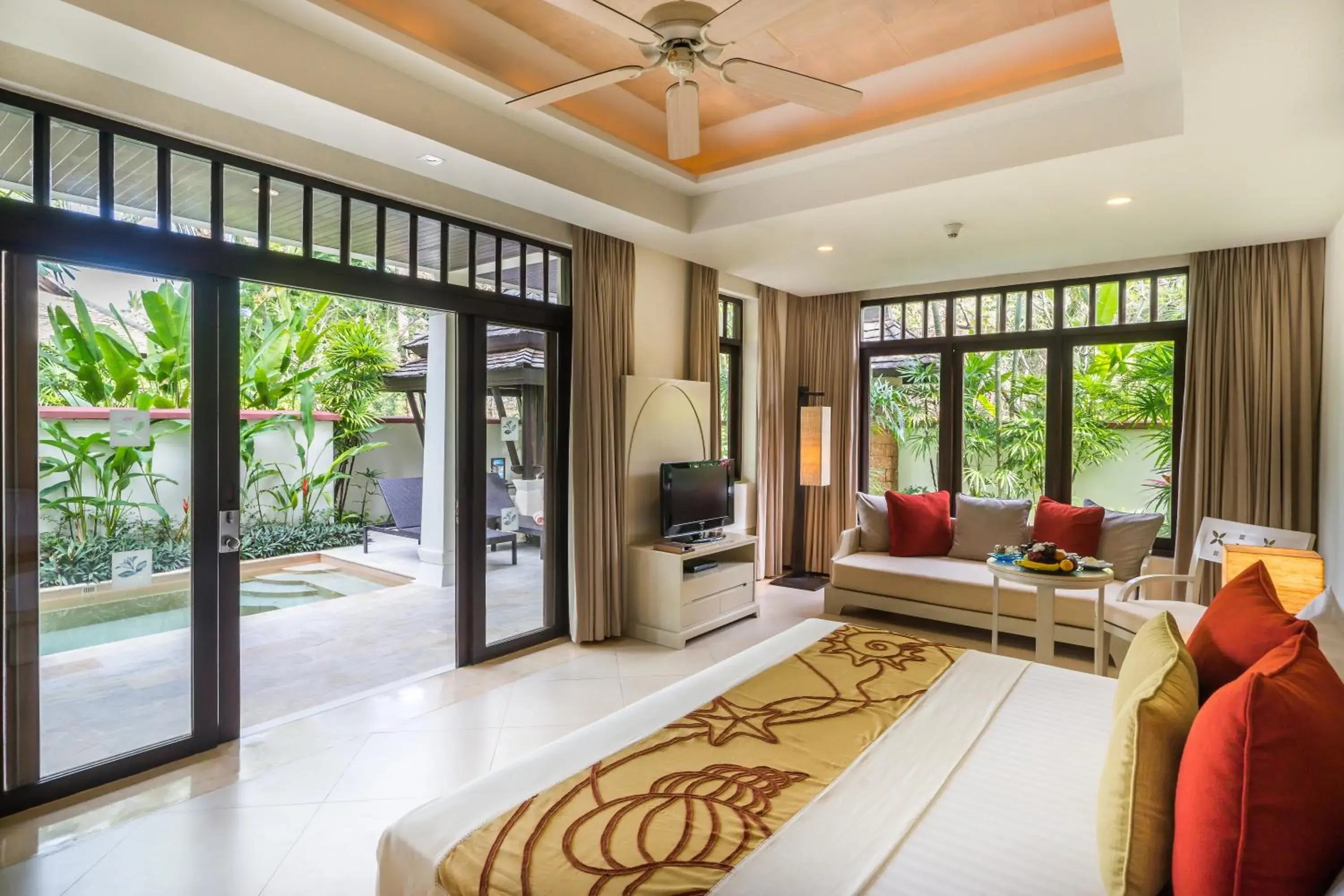 Private Garden Pool in Melati Beach Resort & Spa Private Garden Pool in Melati Beach Resort & Spa