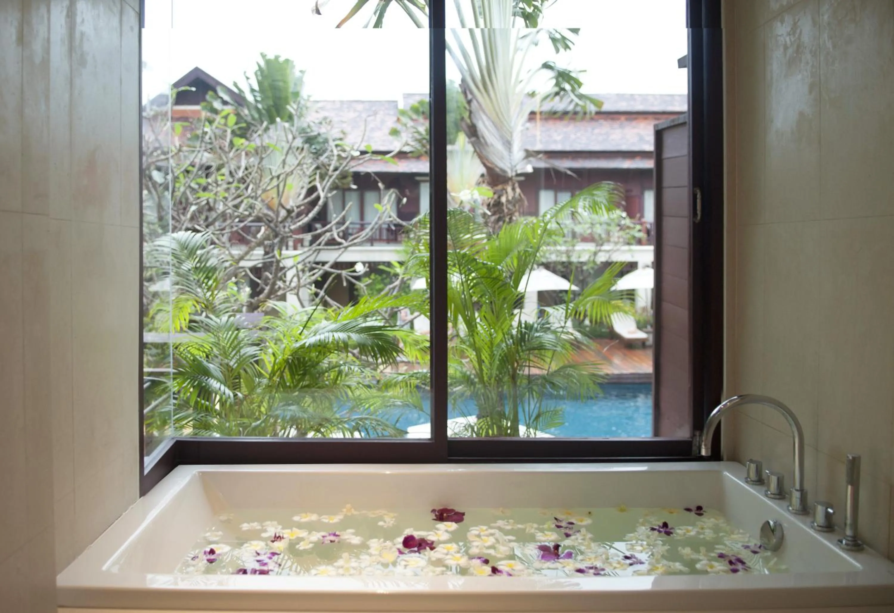 Bathroom in Chaweng Regent Beach Resort