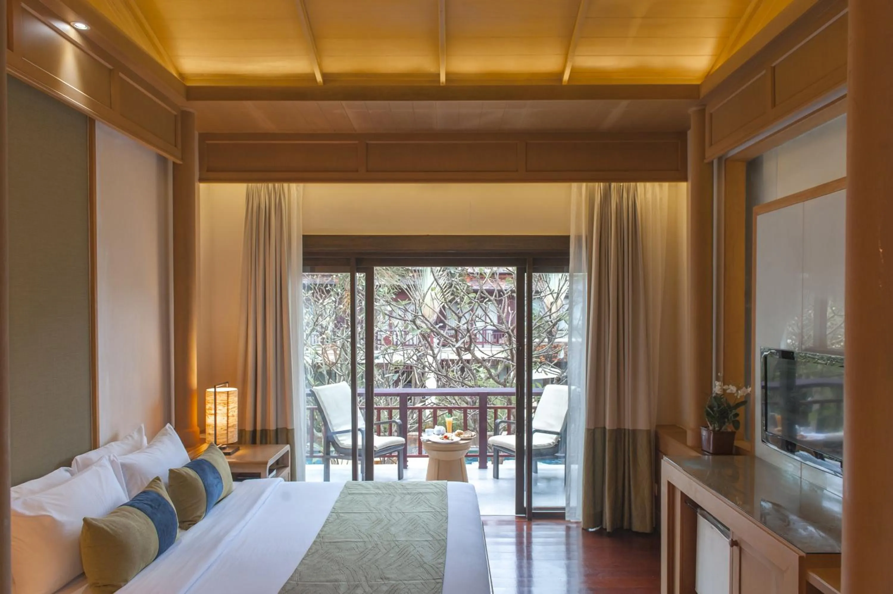 Bedroom, Bed in Chaweng Regent Beach Resort