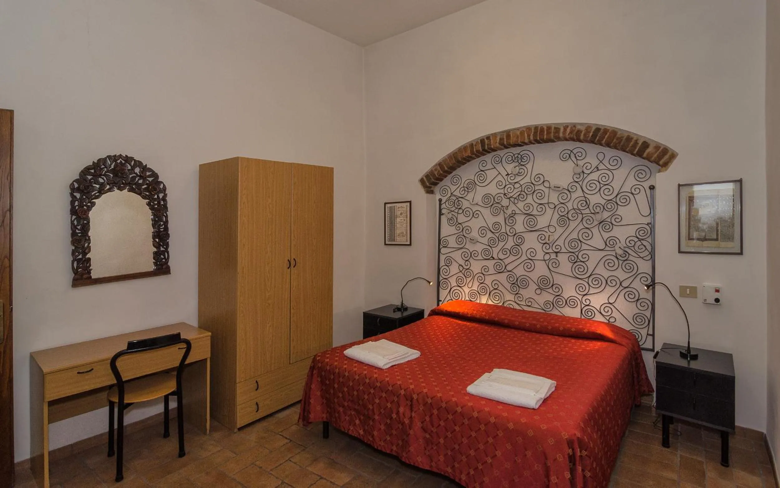 Bed in Helvetia Pisa Tower