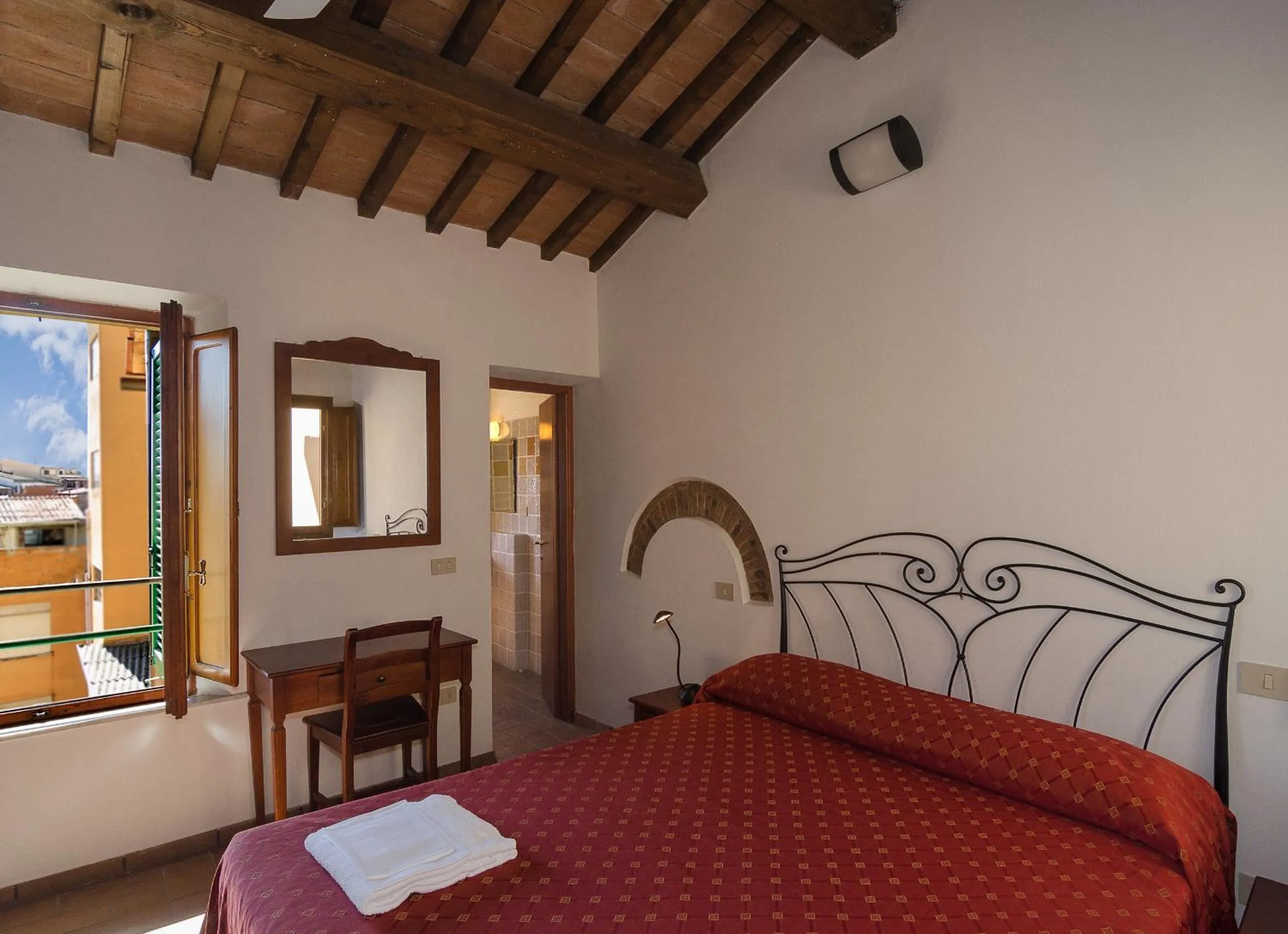 Bed in Helvetia Pisa Tower