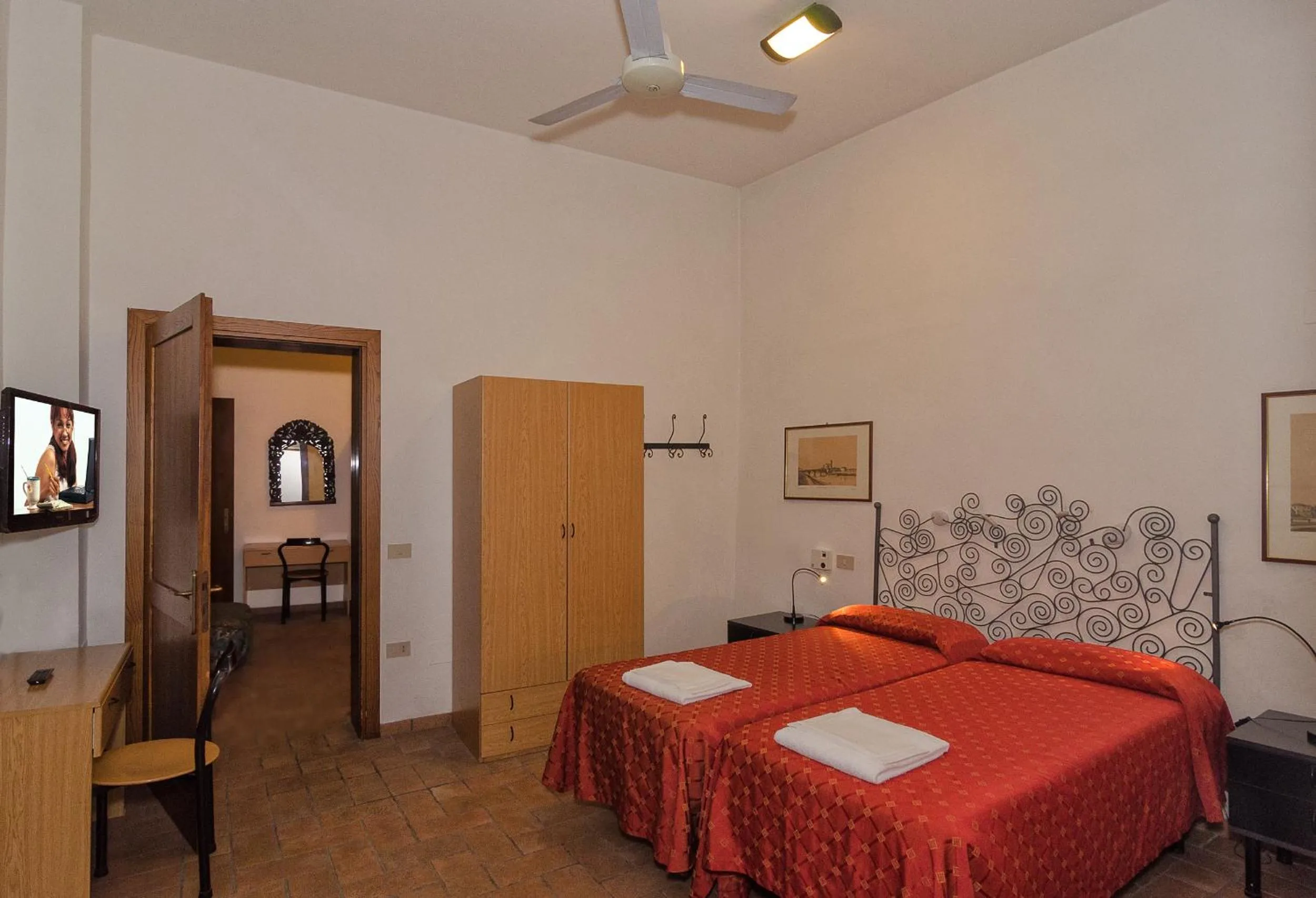 Bed in Helvetia Pisa Tower