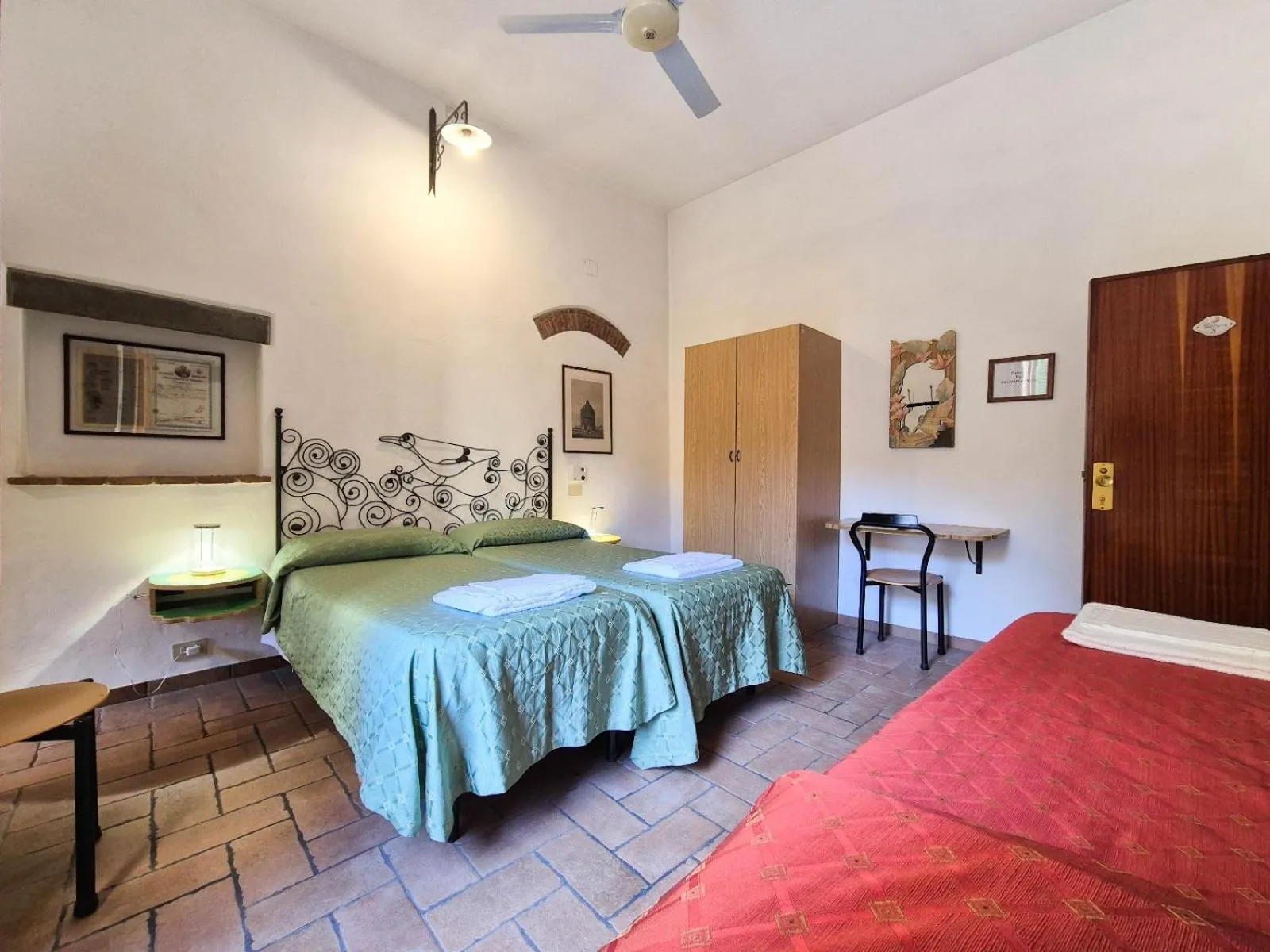 Bed in Helvetia Pisa Tower