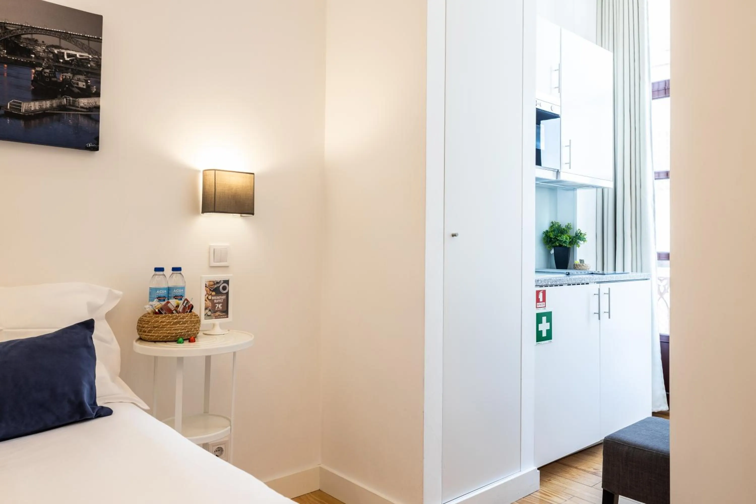 Bed in MyStay Porto Centro