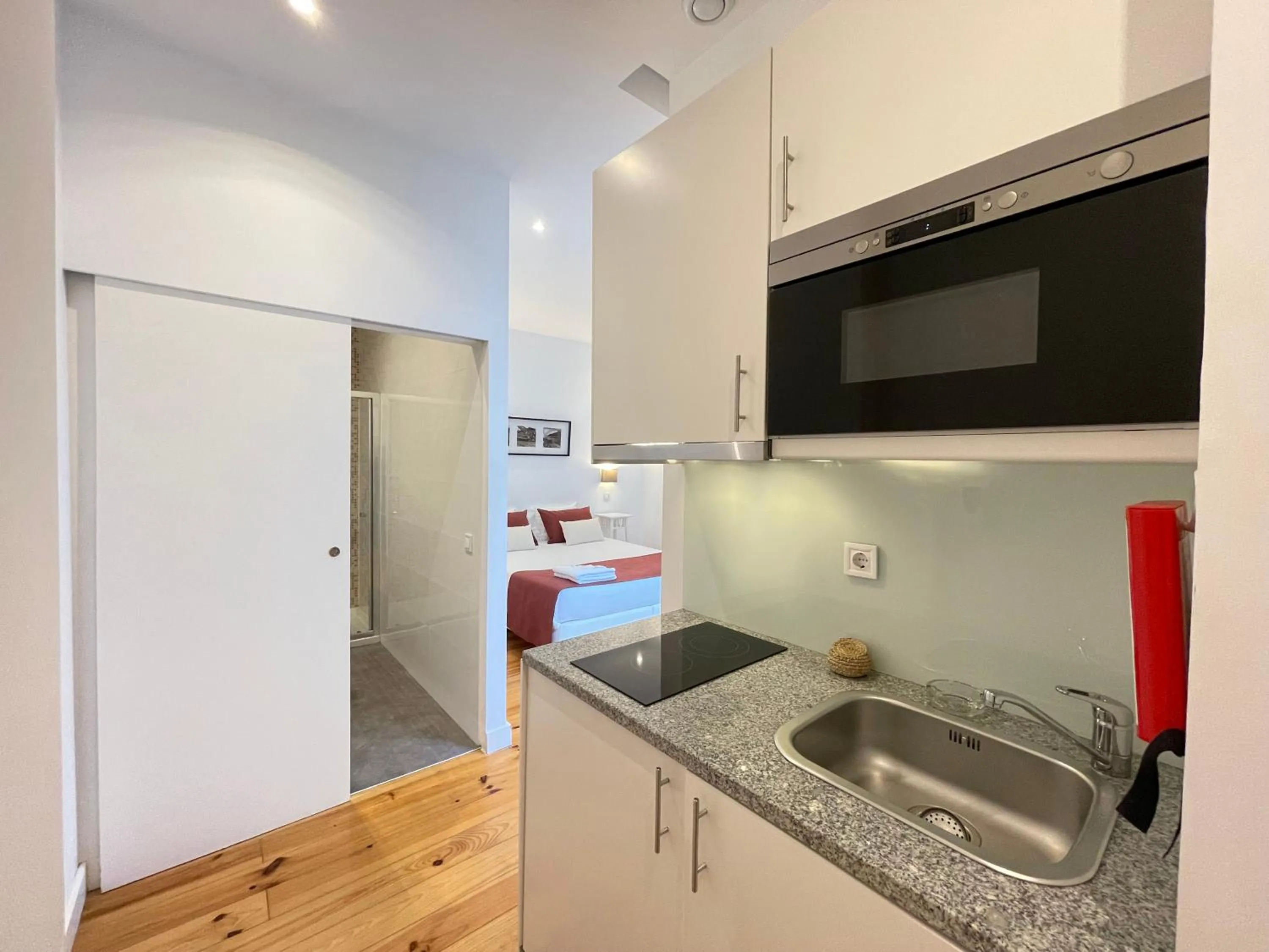 Kitchen or kitchenette in MyStay Porto Centro