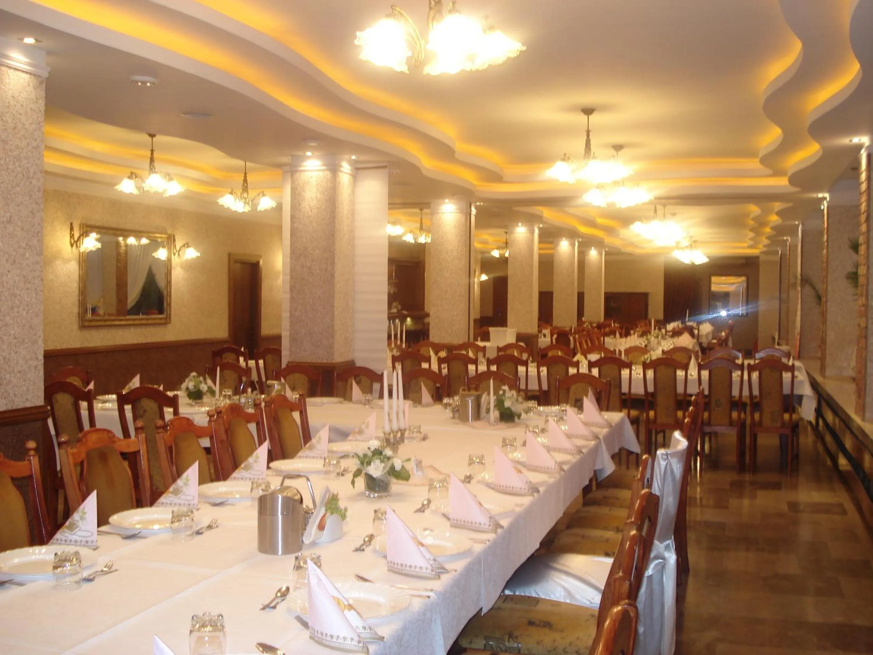 Restaurant/places to eat in Neptun