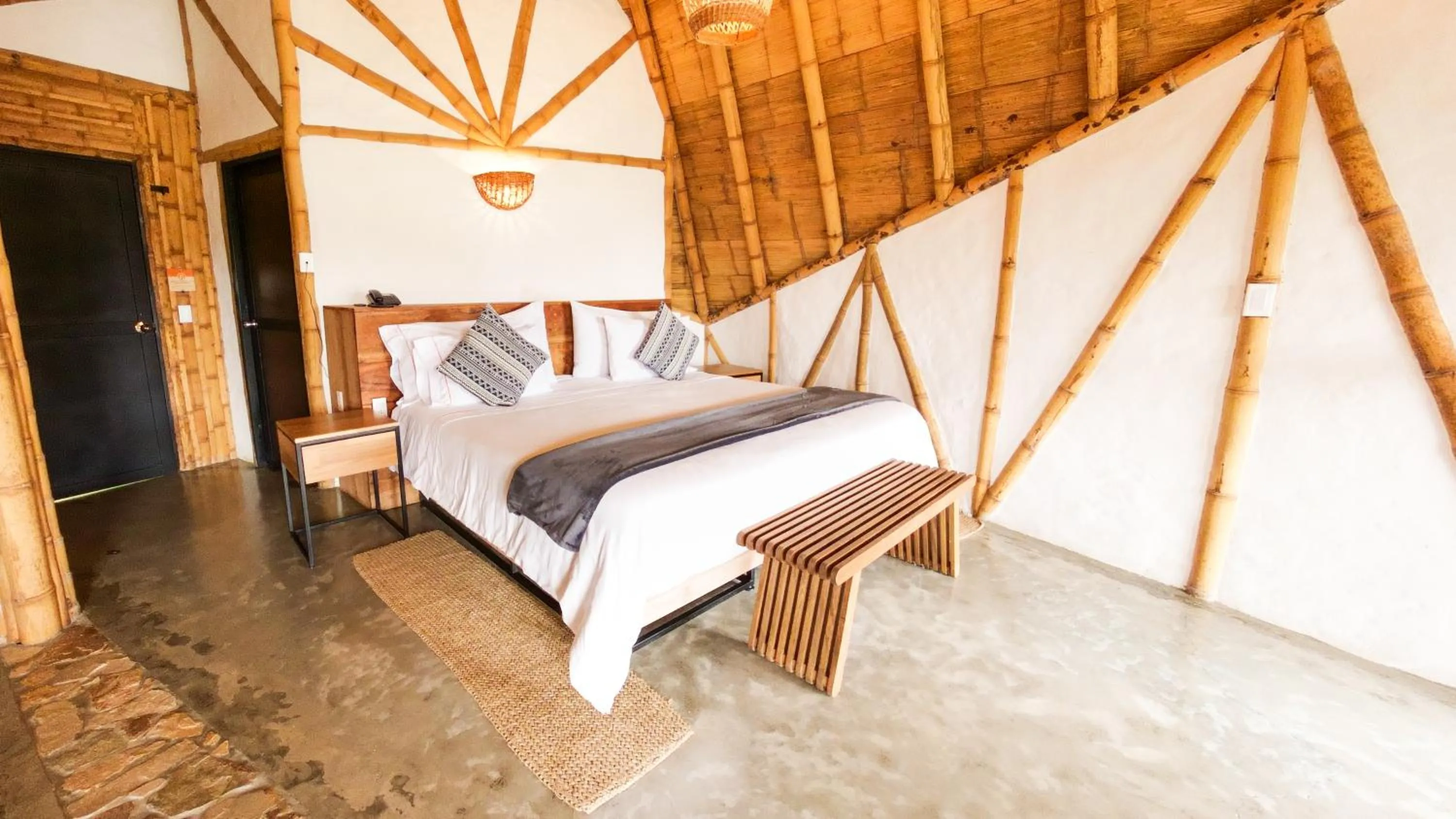 Bed in Ceiba by Masaya Collection