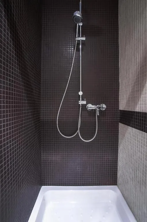 Shower in Bartolomeo