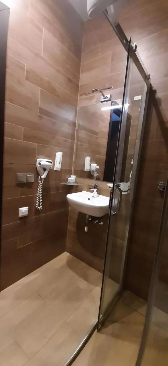 Shower in Bartolomeo