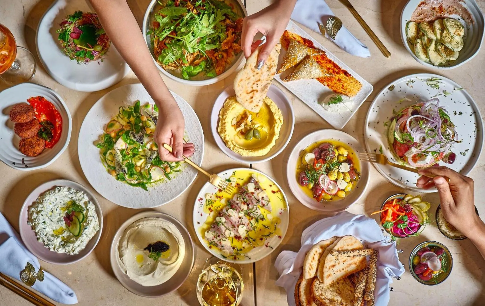 Restaurant/places to eat in Column Bangkok Hotel