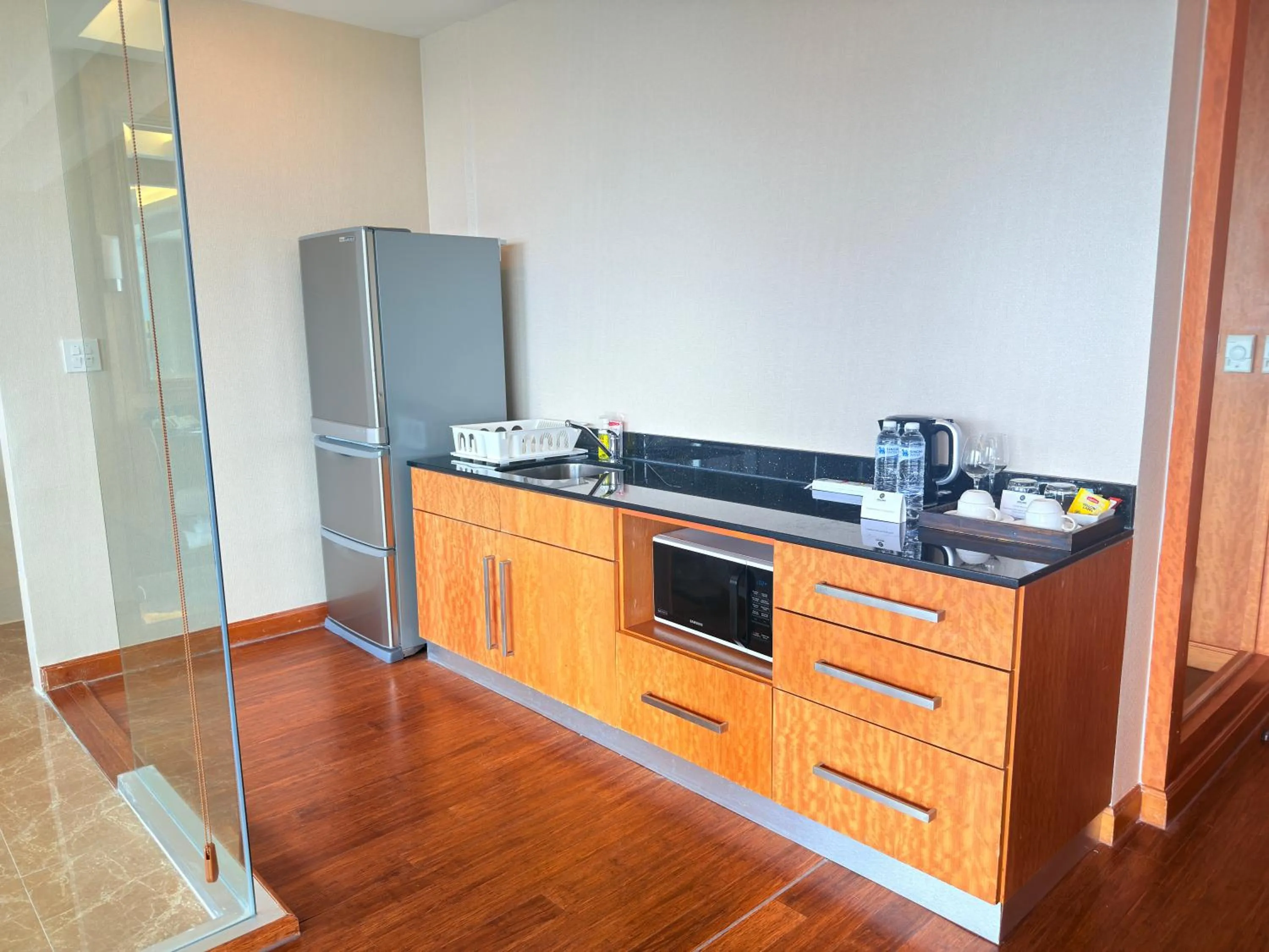 microwave in Column Bangkok Hotel