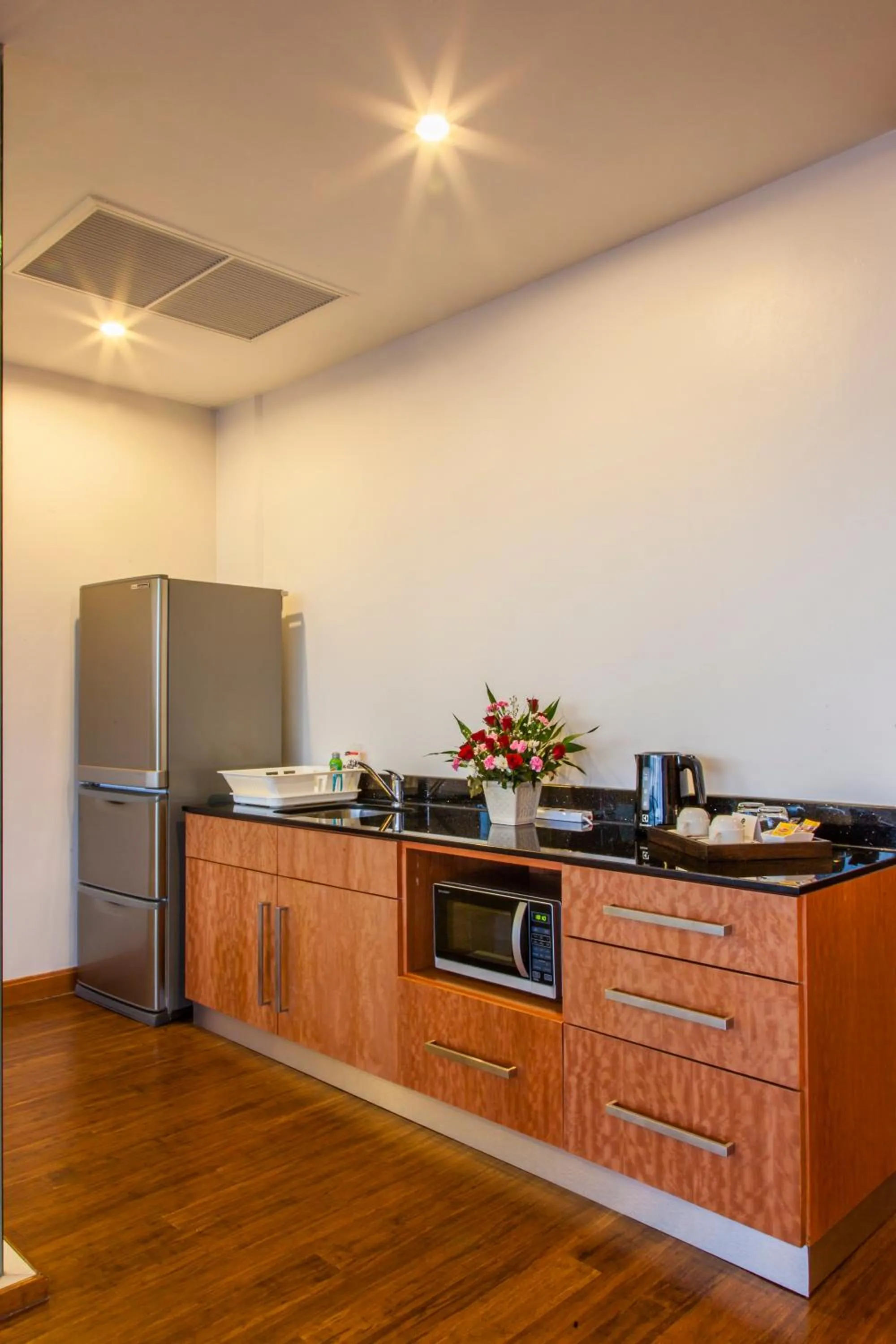 microwave in Column Bangkok Hotel