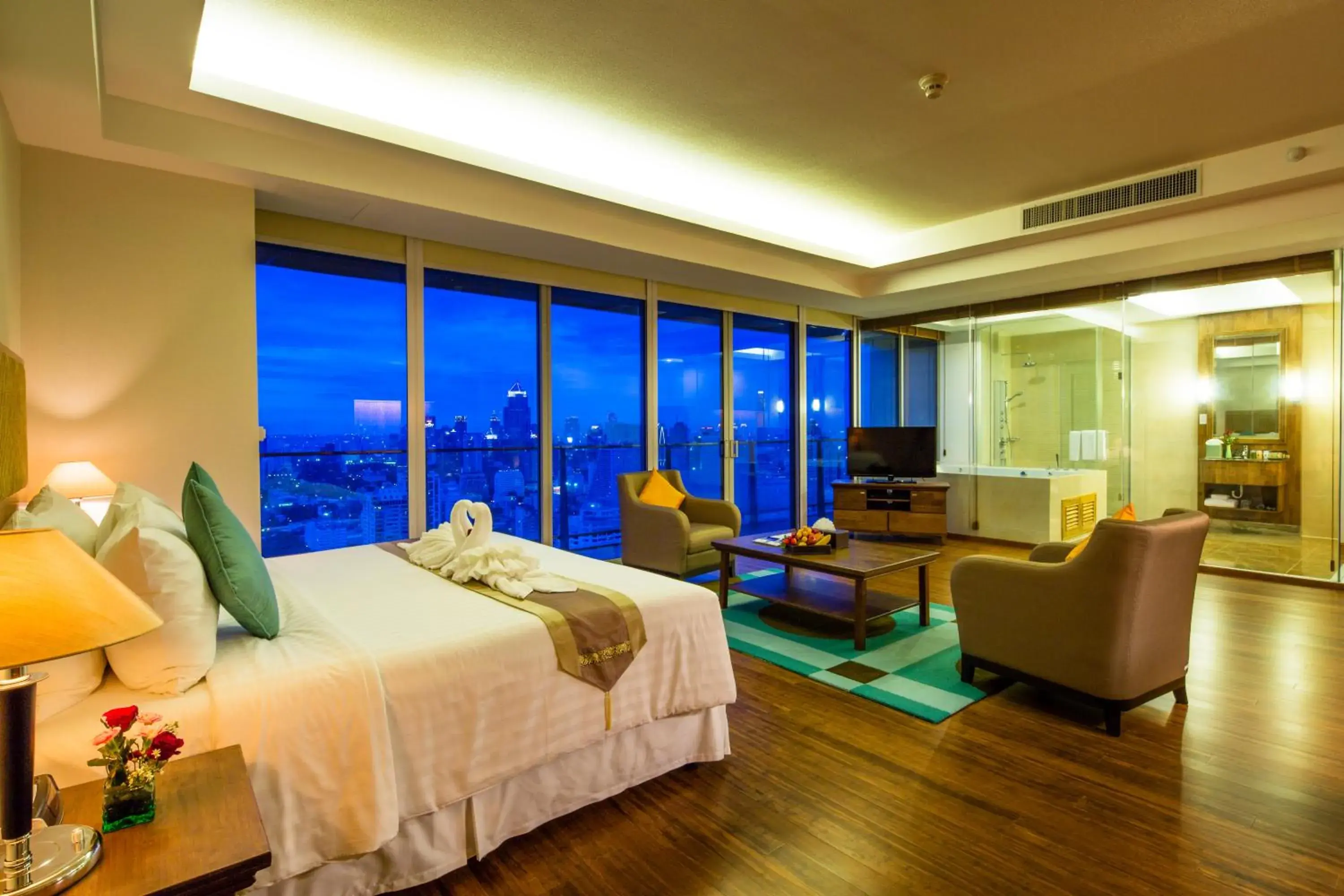 Studio with Spa Bath in Column Bangkok Hotel Studio with Spa Bath in Column Bangkok Hotel