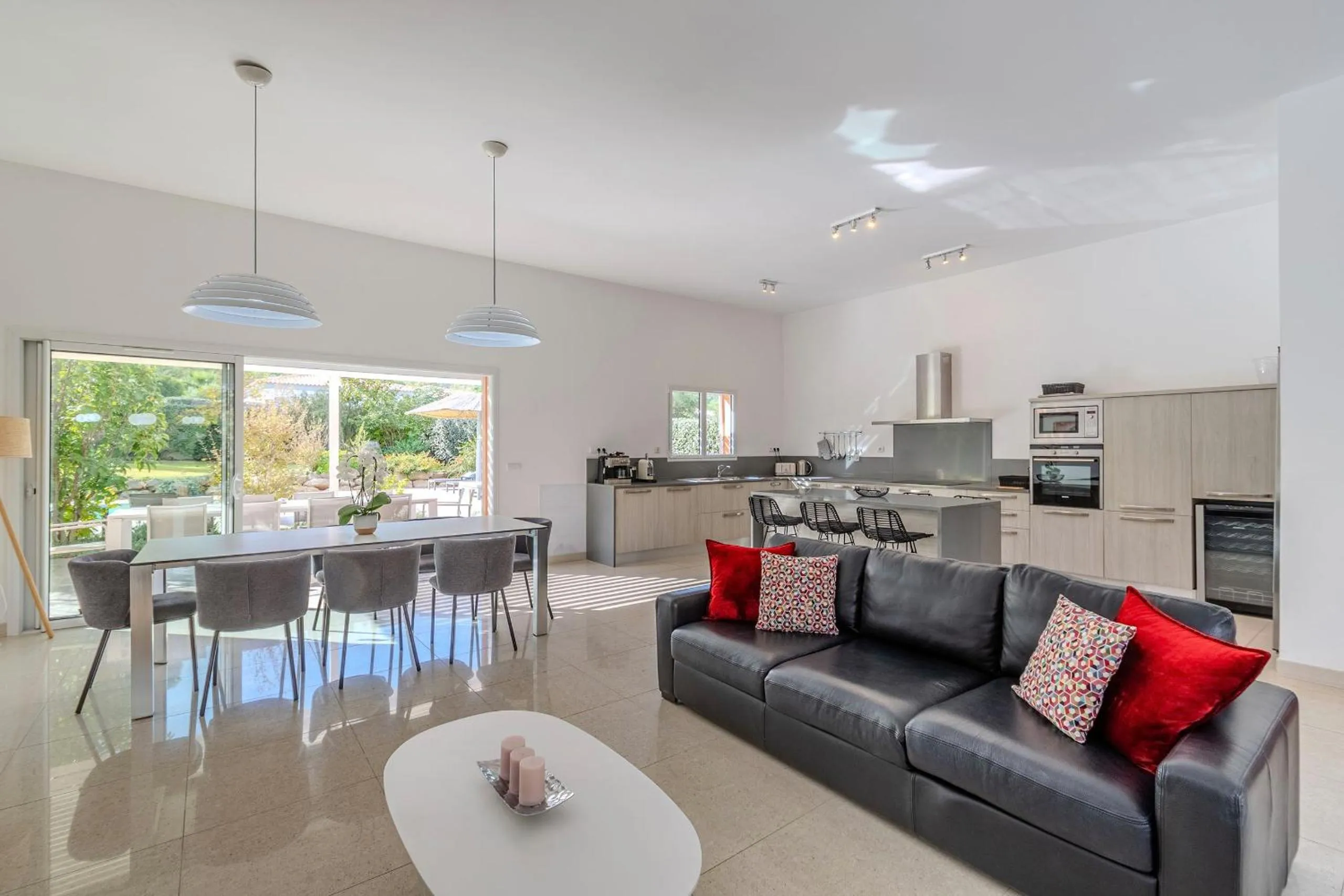Kitchen or kitchenette in Domaine Villas Mandarine Private Pools & Spa