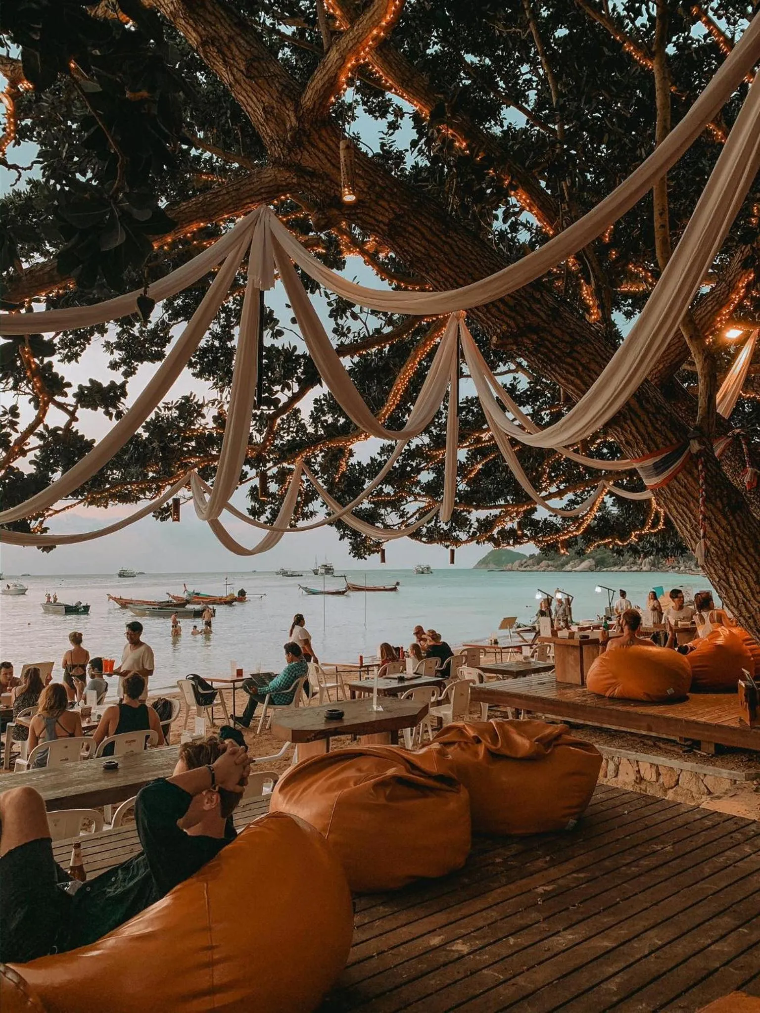 Beach in Sairee Hut Resort Koh Tao