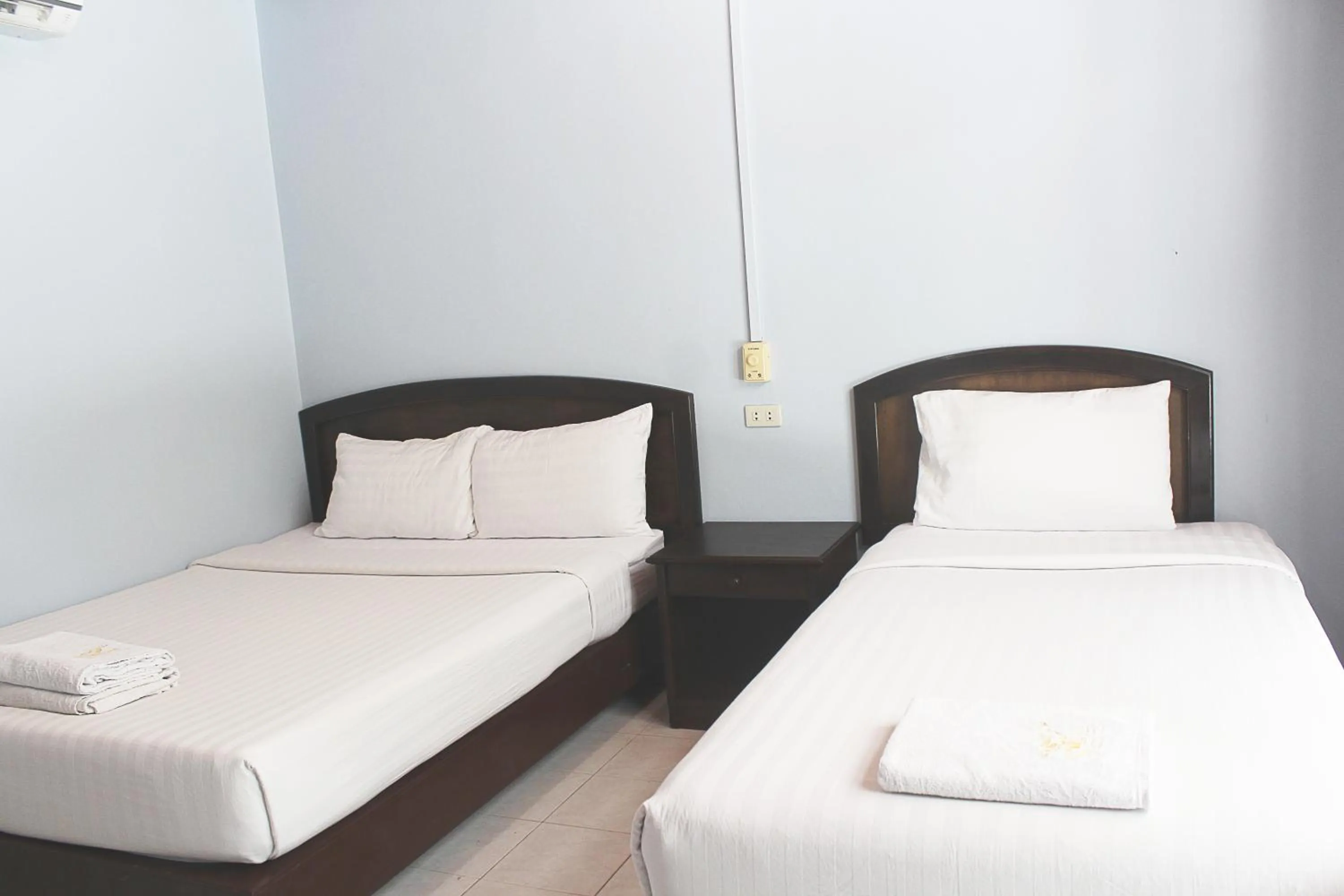 Bedroom, Bed in Sairee Hut Resort Koh Tao