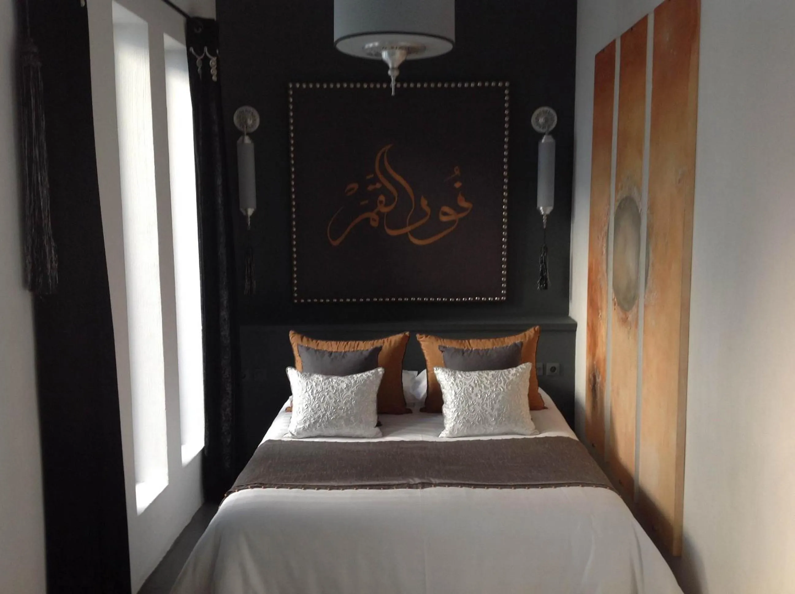 Photo of the whole room, Bed in Riad Tchina