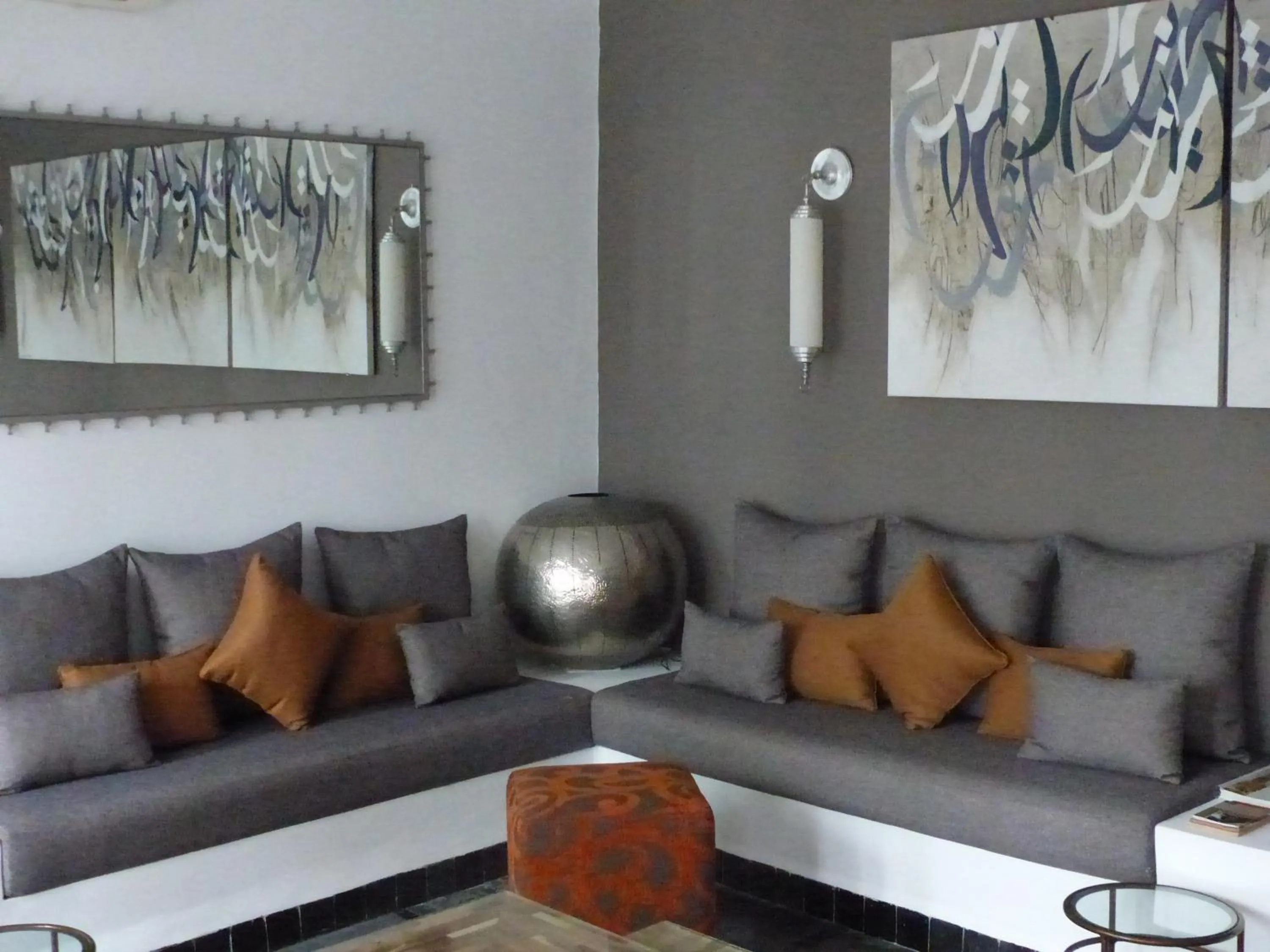 Communal lounge/ TV room in Riad Tchina